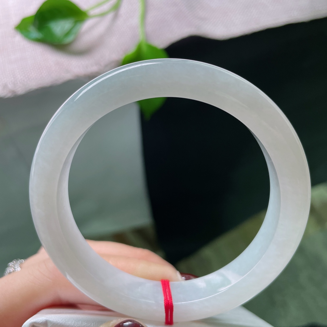 56/11.3/8.3白底正圈，水润细腻，悠悠的云里有淡淡的诗，简约大方，ss46311a