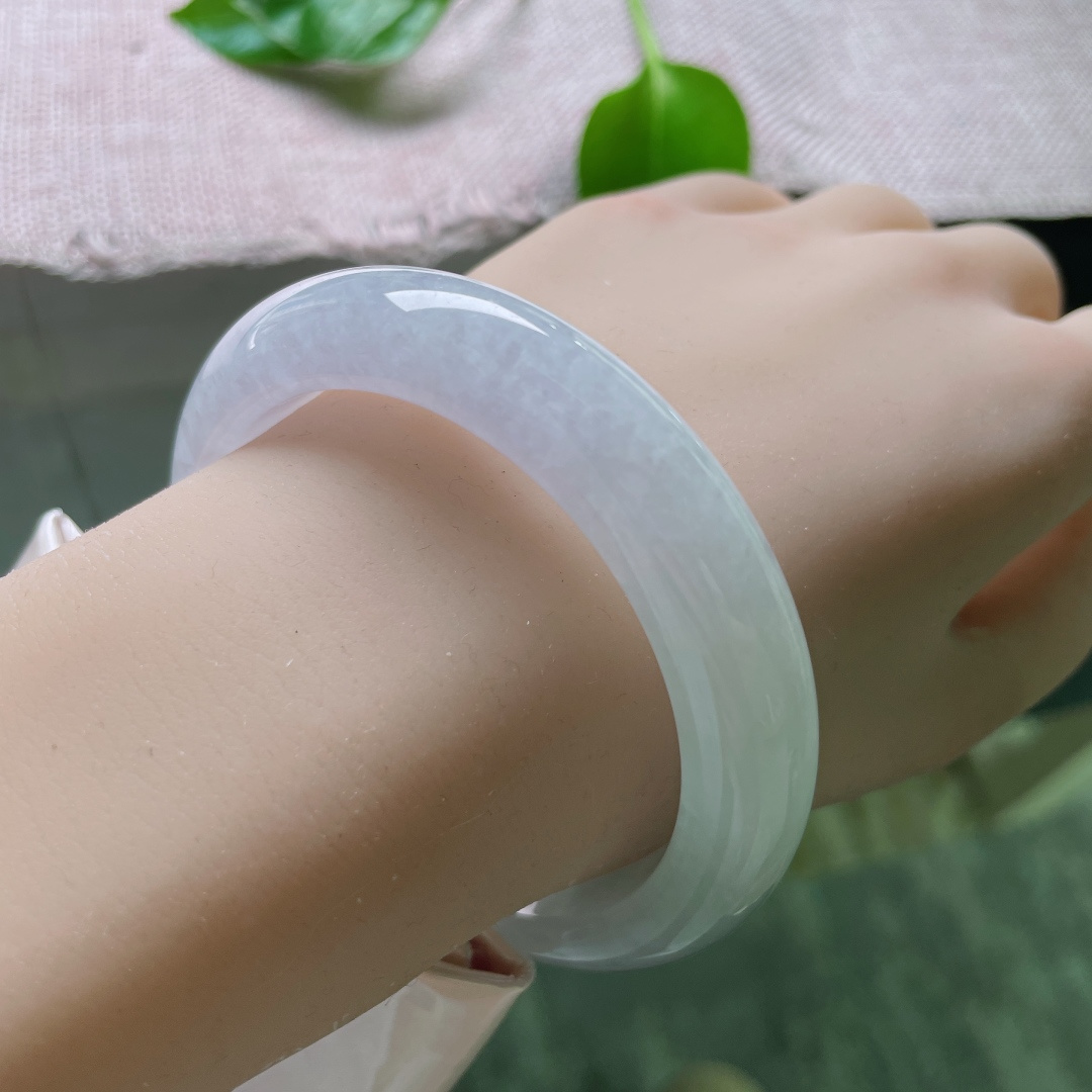 56.7/12.3/9.1，淡春彩正圈，当淡绿的新芽遇见淡紫的薄雾，便在腕间开出了一个最温柔的梦。，ss50058a