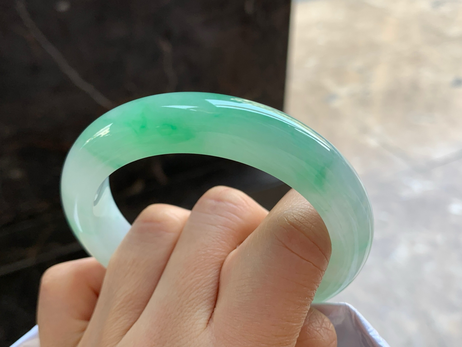 56-12.4-9.5

飘绿手镯^_^色阳