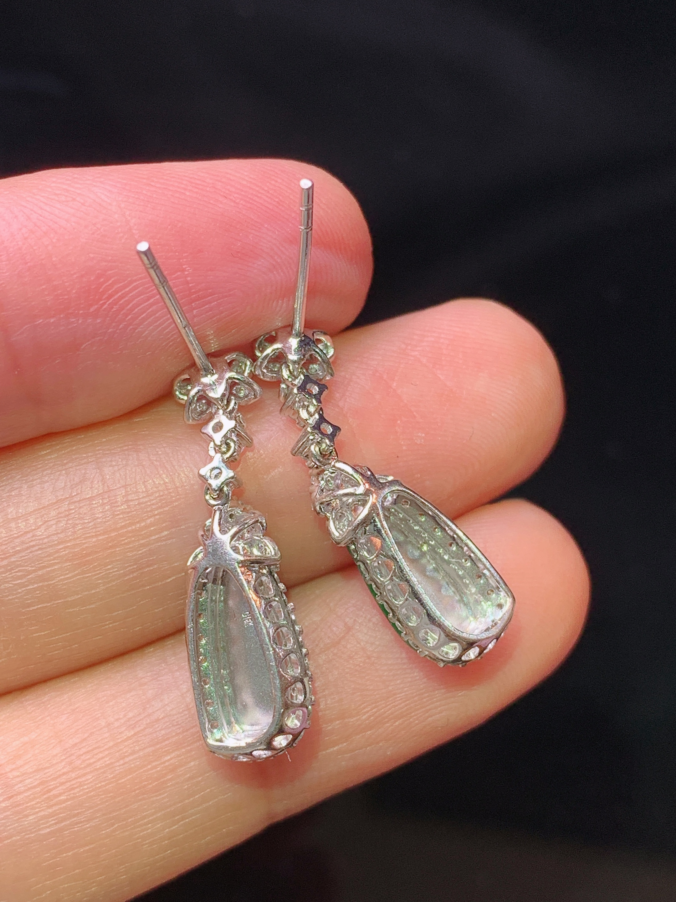 18k金钻镶嵌满绿四季豆耳坠 玉质细腻 色泽艳丽清新 水润亮眼 整体尺寸25*7*6m3