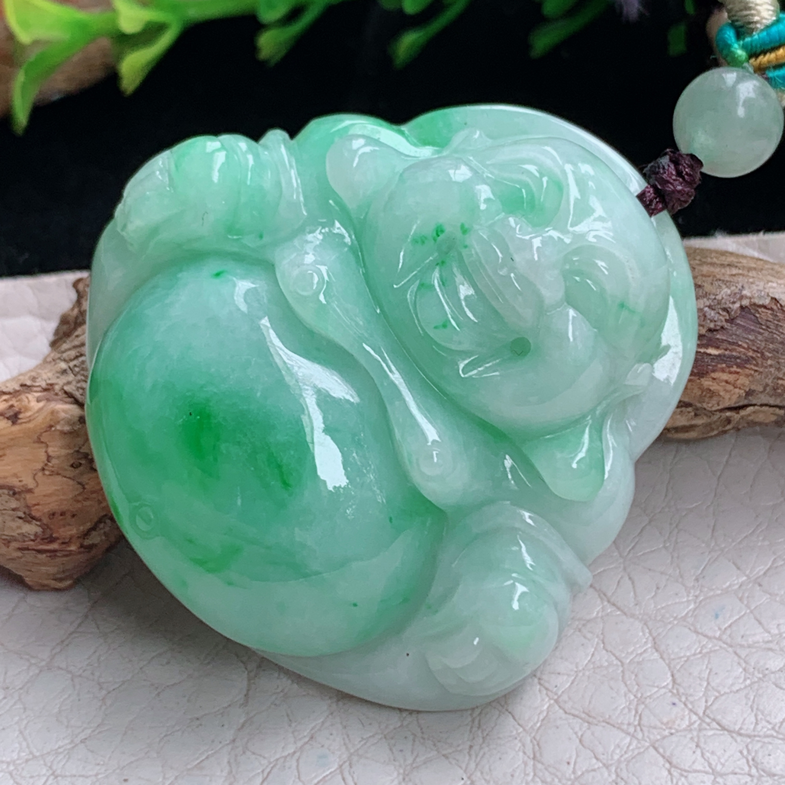 zen实拍37.3*38*11.5缅甸天然翡翠a货精雕清爽辣绿佛公玉项坠 玉挂件