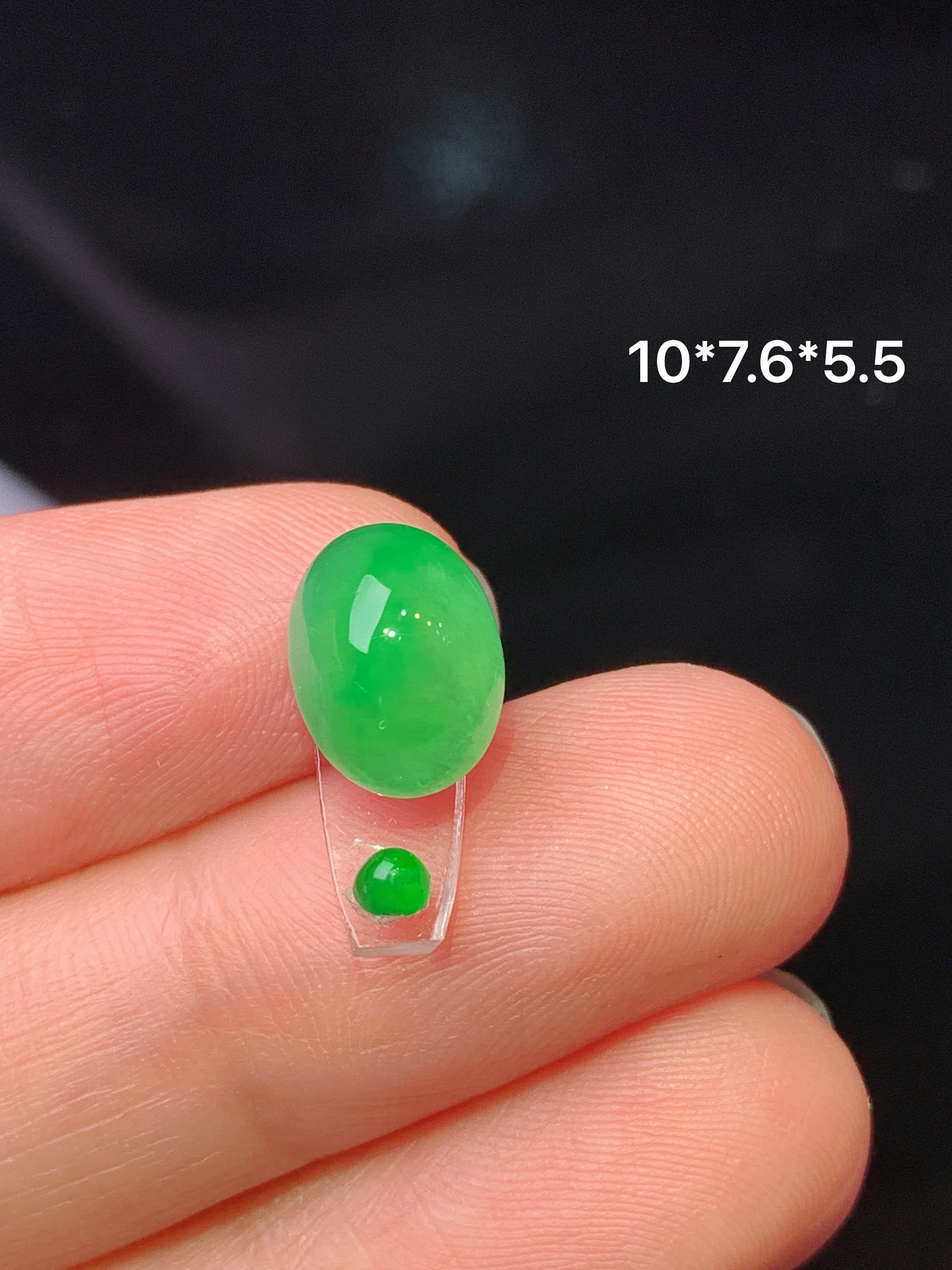 镶嵌款 满绿蛋面吊坠 玉质细腻 色泽艳丽清新 水润亮眼 整体尺寸10*7.6*5.5*2x