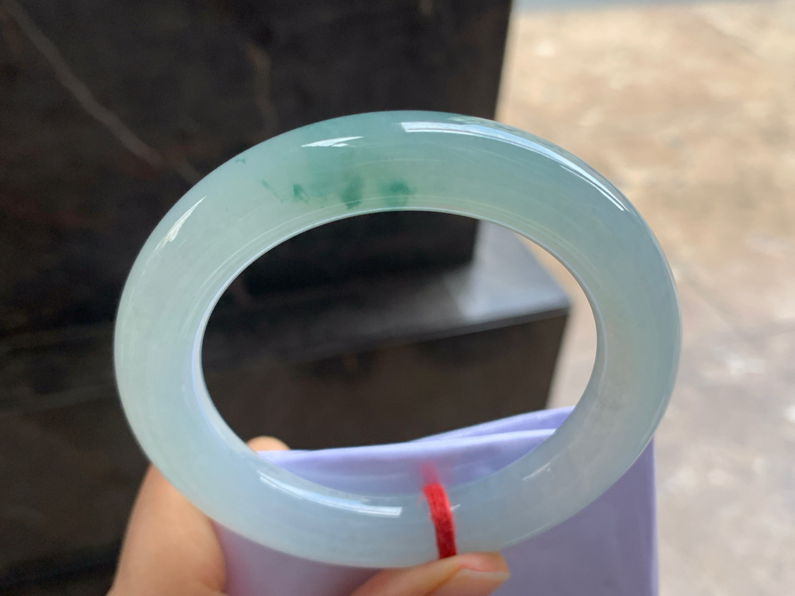 56-11.5

飘花圆条手镯^_^玉质温润