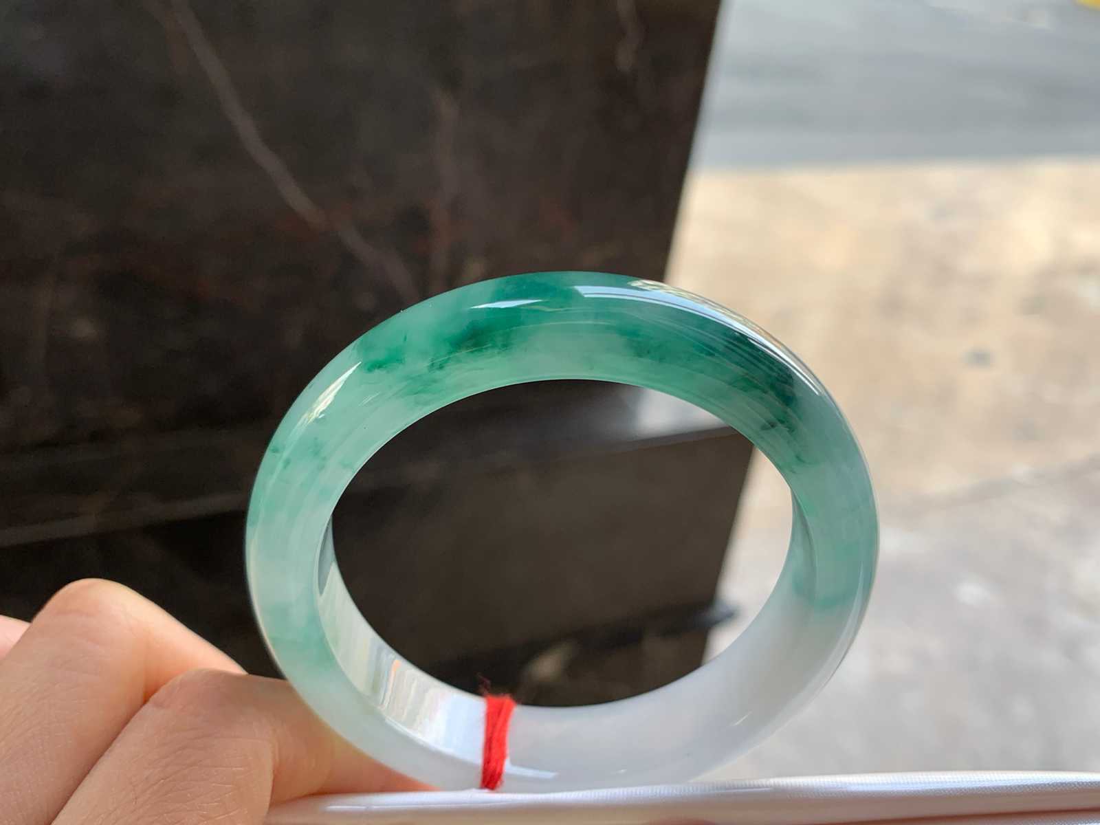 53-13.1-8.6

冰种飘花手镯^_^颜色鲜艳