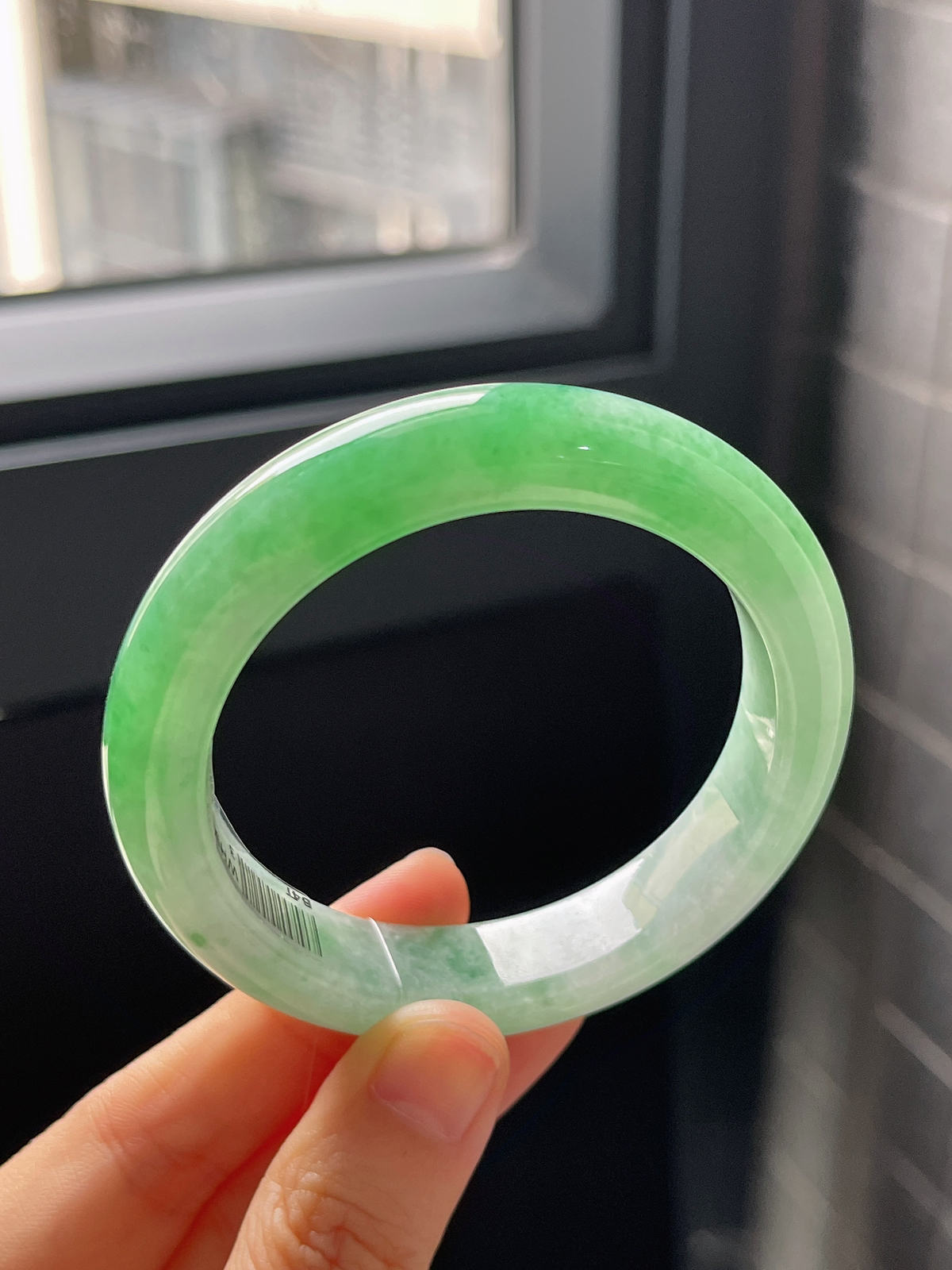 正圈51.7圈口，翡翠冰糯种飘绿手镯