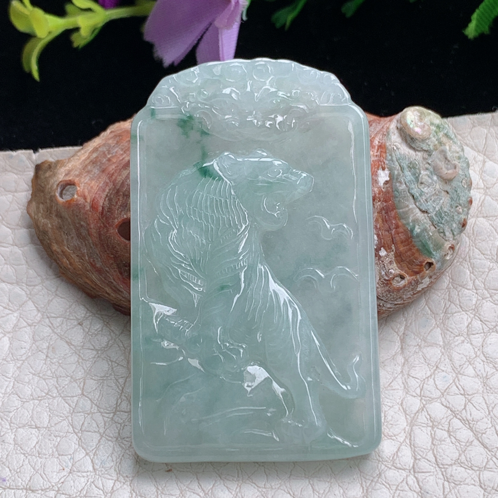 kh实拍51*30.6*5.5天然缅甸翡翠冰透飘花生肖老虎吊坠 上山虎