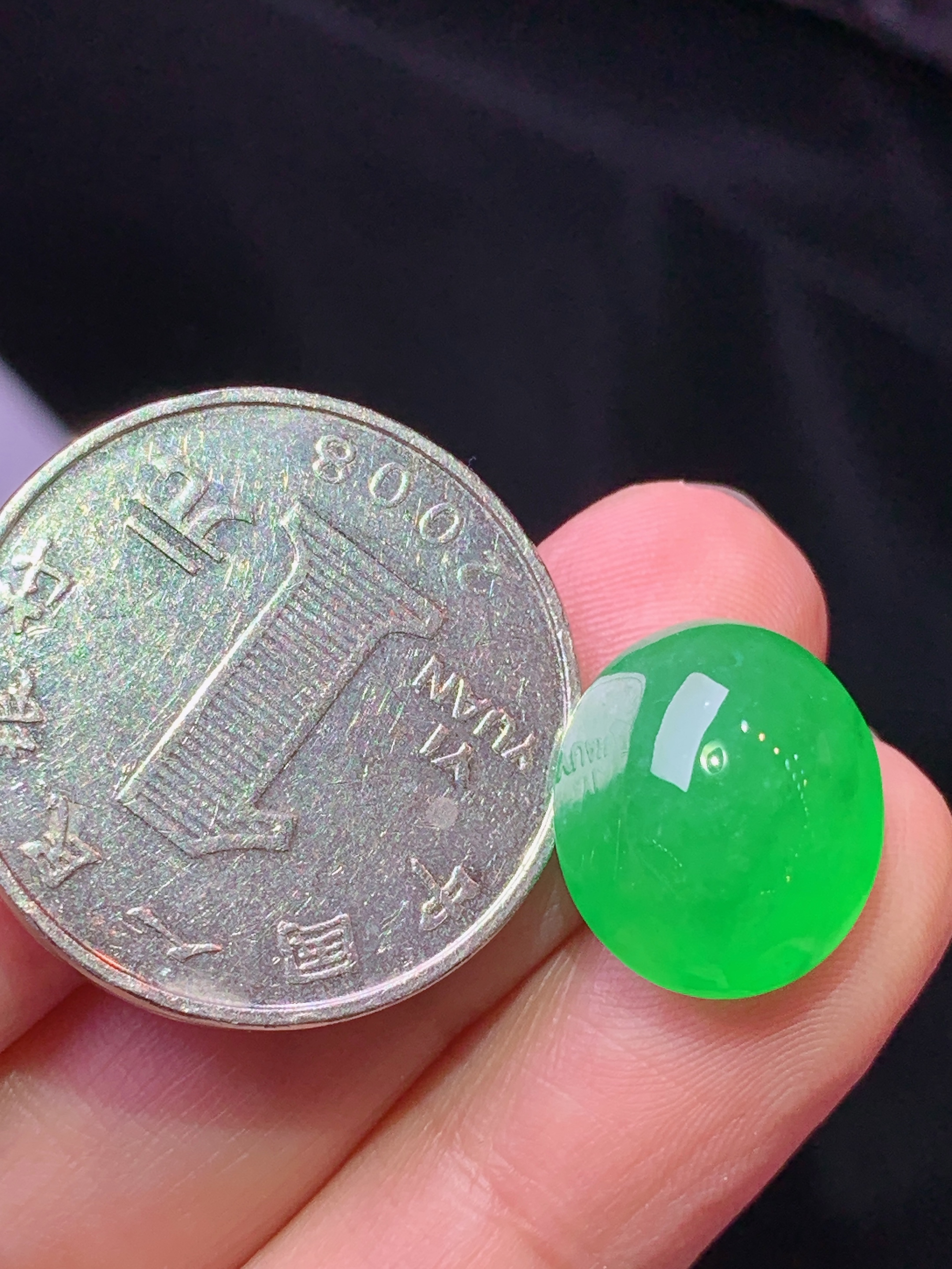 镶嵌款 翠绿蛋面吊坠 玉质细腻 色泽艳丽清新 水润亮眼 整体尺寸14.8*12.8*8m2