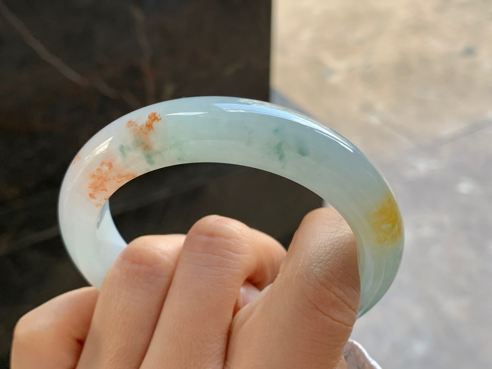 56.5-12.4-9.5

撒金手镯^_^玉质温润 细腻清新