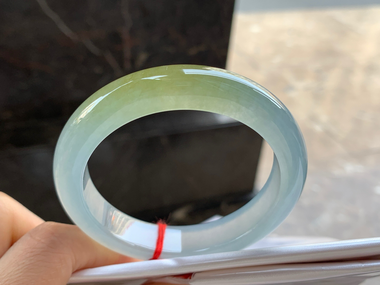 56-12.7-9

冰黄手镯^_^透亮