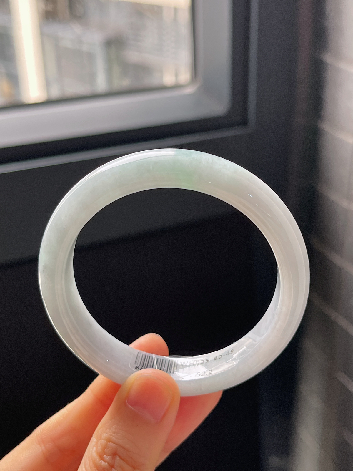 正圈52.2圈口，翡翠糯化种浅绿色手镯