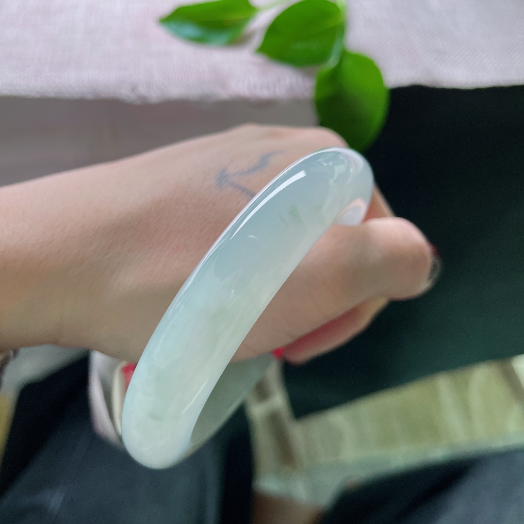 59.5/12.7/9.5，冰晴底正圈，绿意点点，是春天写在腕上的小情诗，字字甜糯。，ss49094a