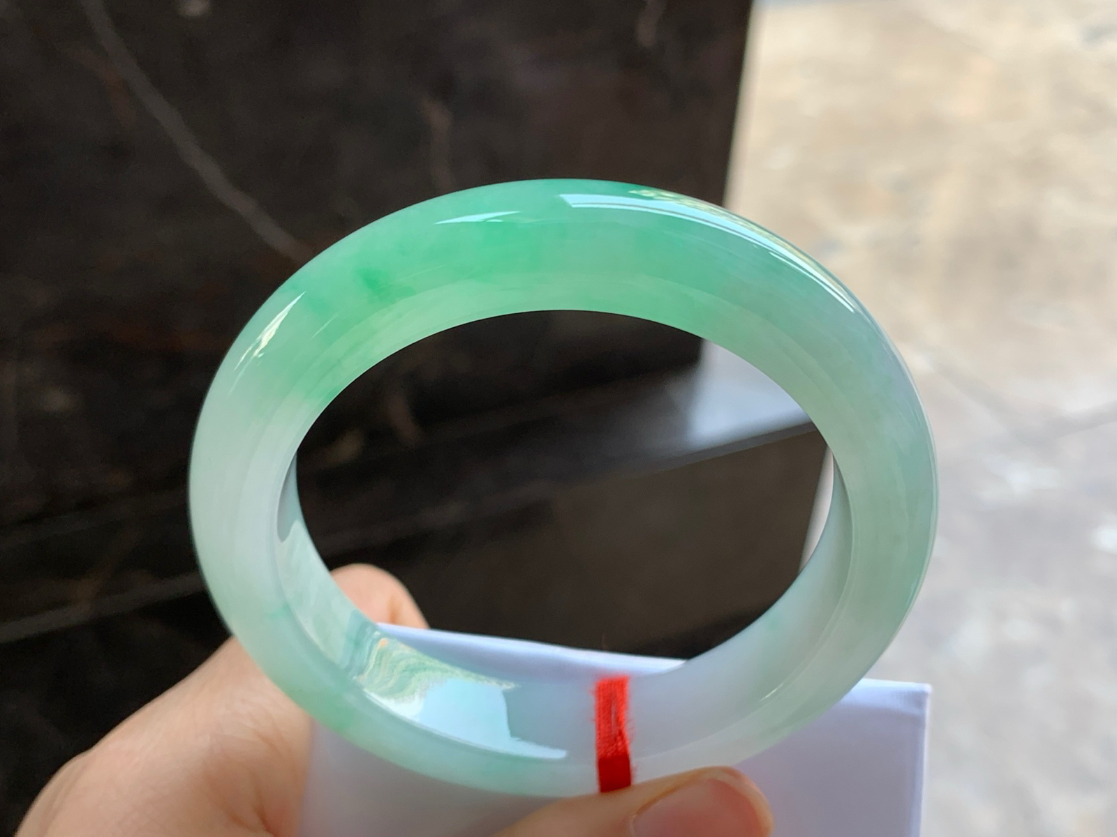 56-12.4-9.5

飘绿手镯^_^色阳