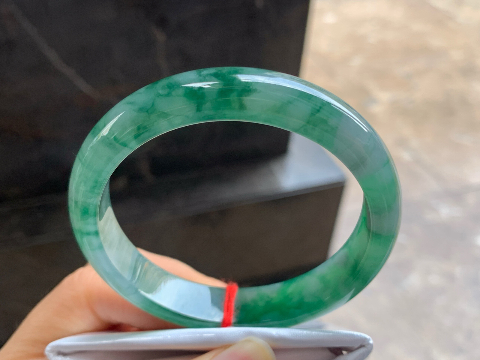 57-12.2-7.4

晴绿手镯^_^飘花浓郁