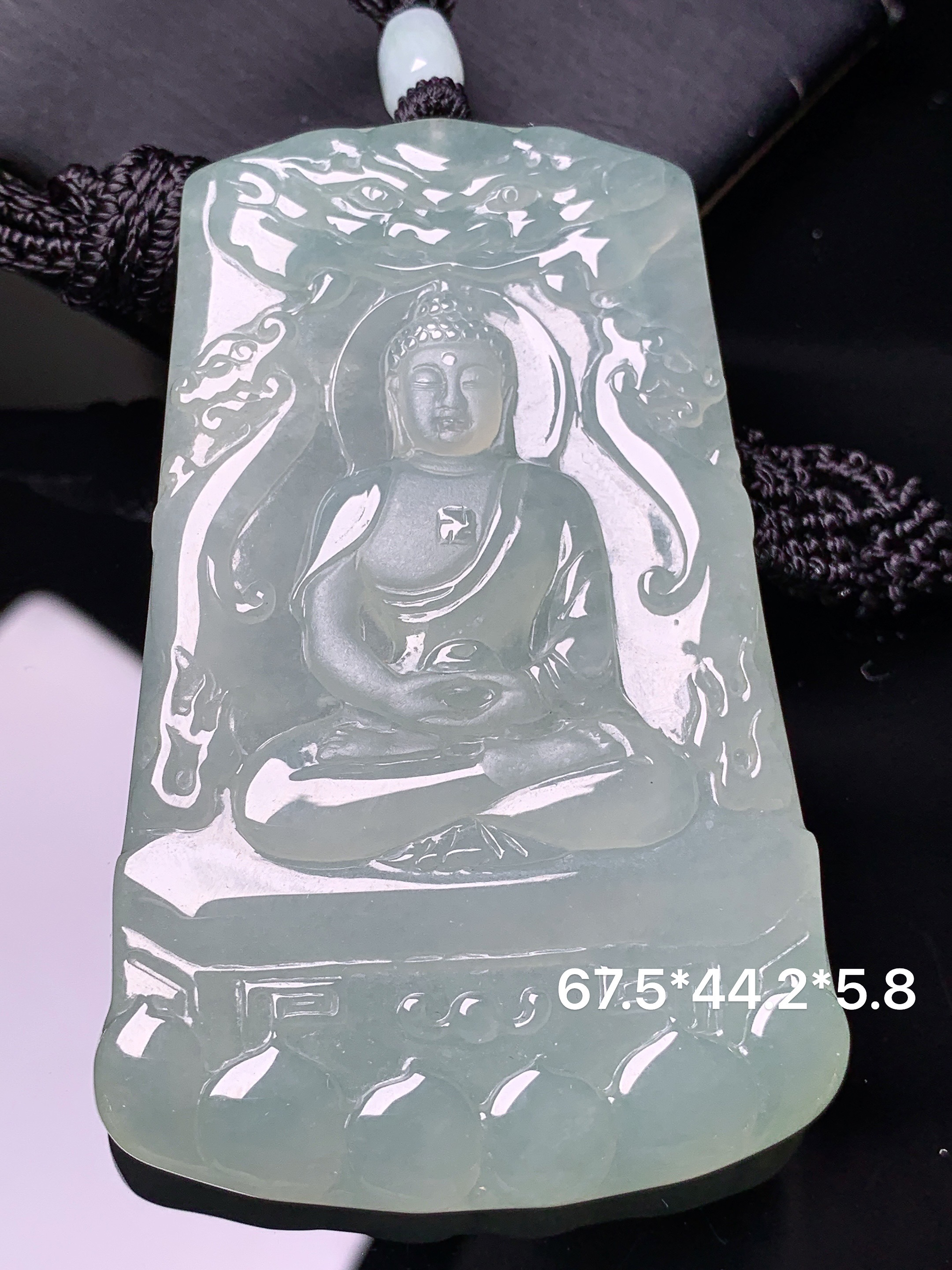 冰种大日如来佛祖吊坠 玉质细腻 色泽艳丽清新 水润亮眼 整体尺寸67.5*44.2*5.8L1