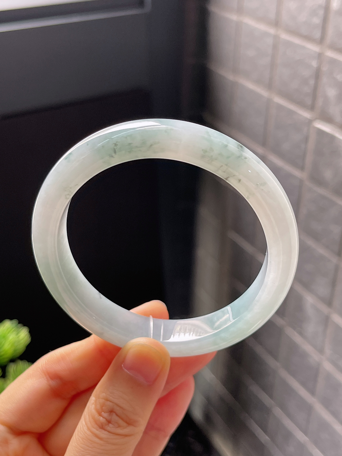 正圈57圈口，翡翠冰糯种飘花手镯