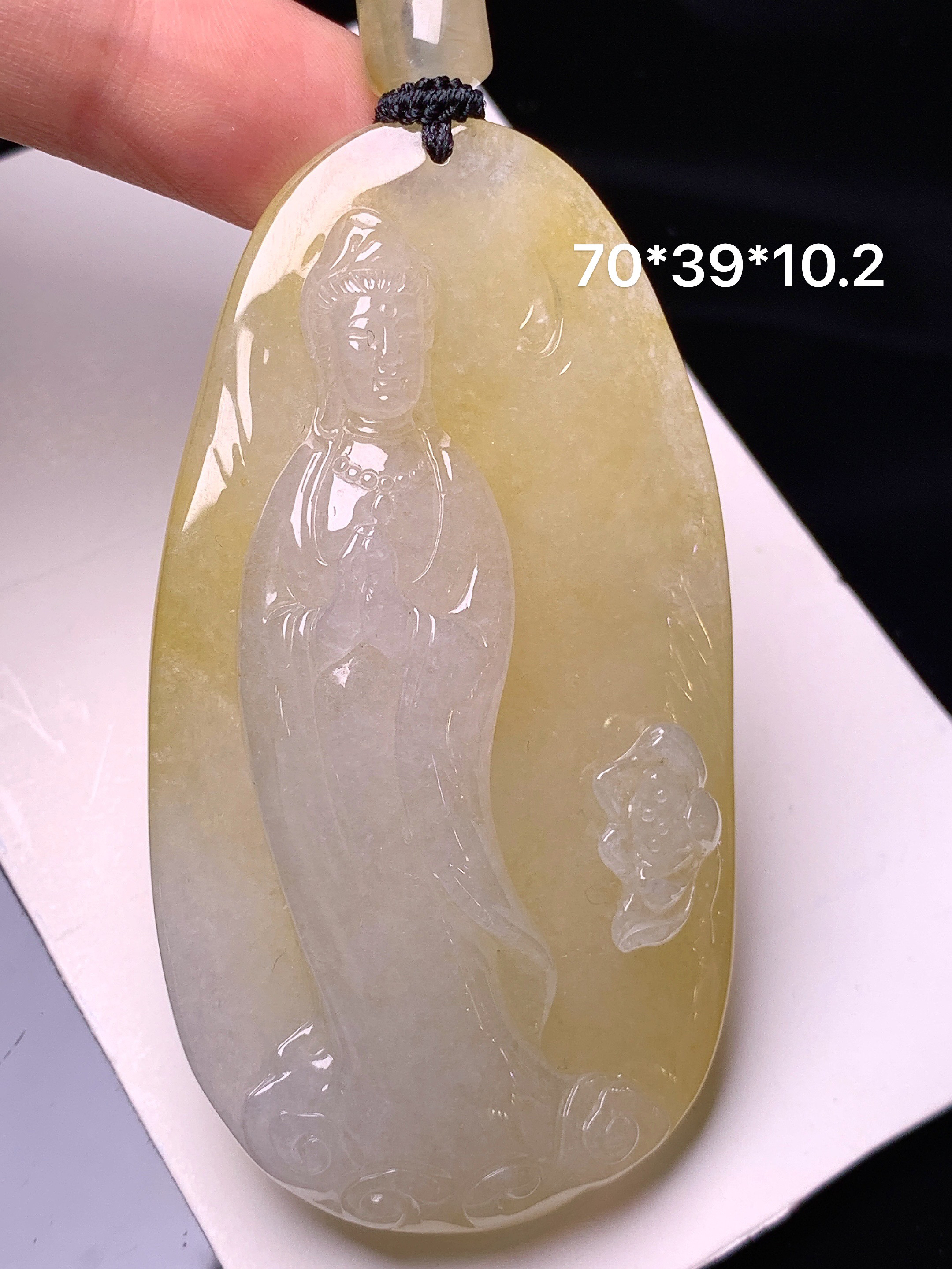 黄翡观音菩萨吊坠 玉质细腻 色泽艳丽清新 水润亮眼 整体尺寸70*39*10.2L1