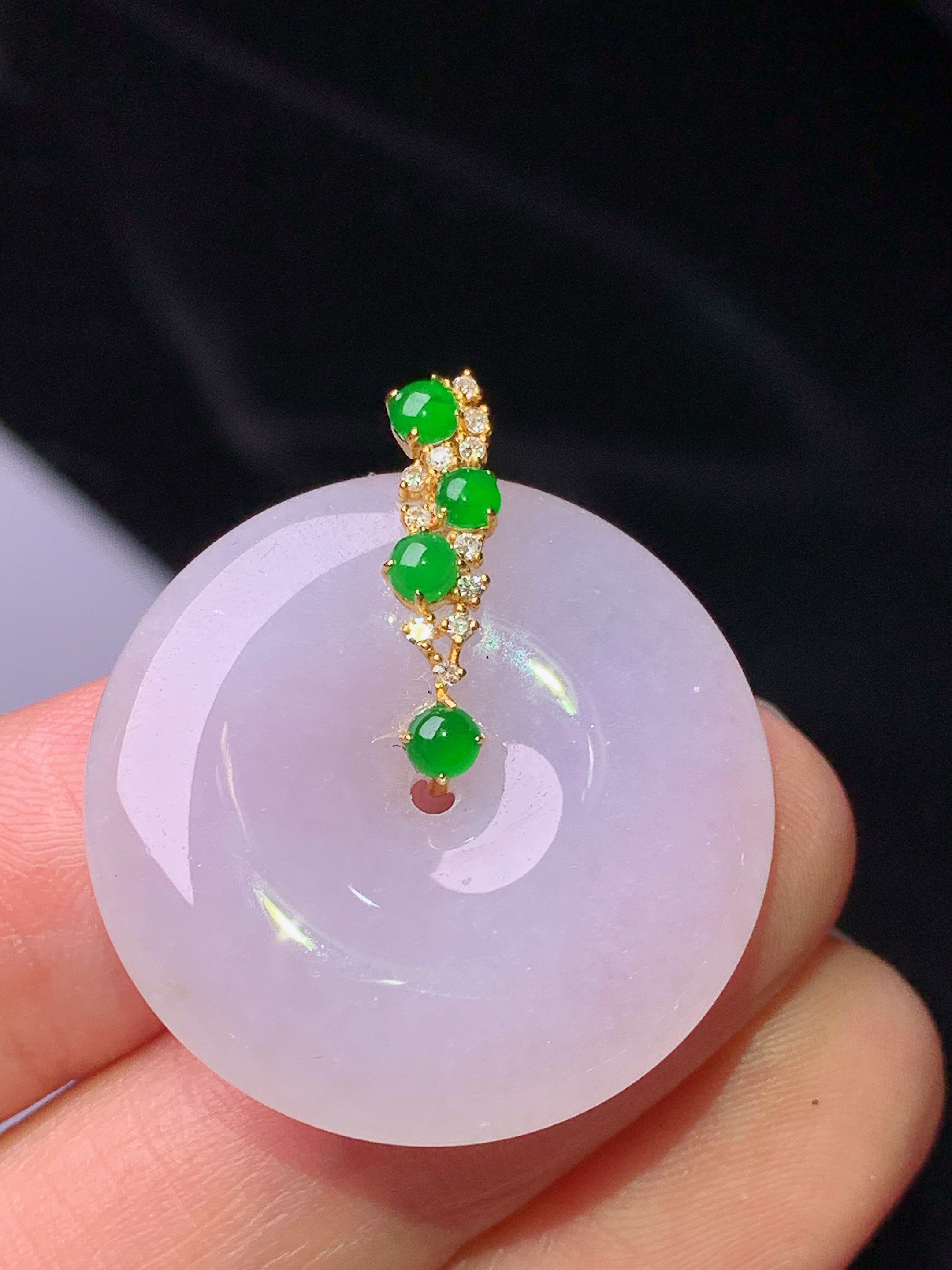 18k金钻镶嵌紫罗兰平安扣吊坠 玉质细腻 色泽艳丽清新 水润亮眼 整体尺寸29.7*26.5*5.5b1