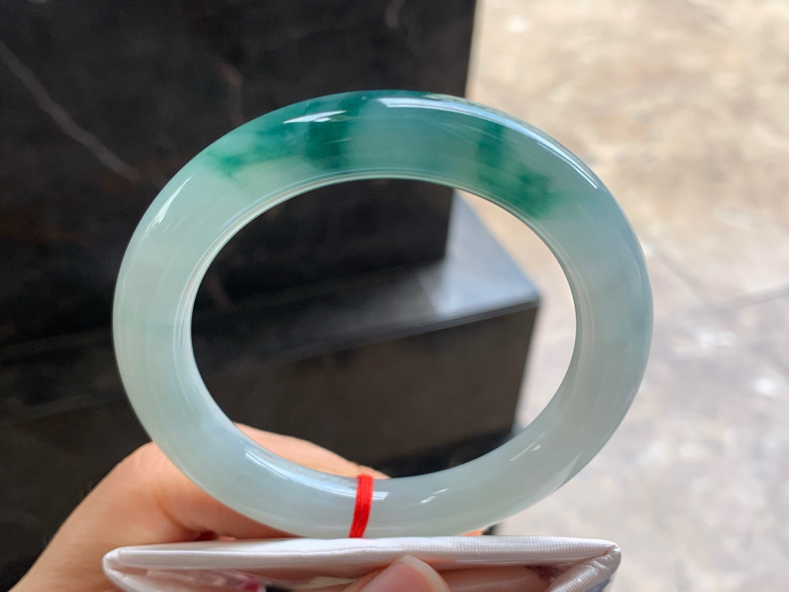 55.5-10.8

蓝花圆条手镯^_^飘花浓郁