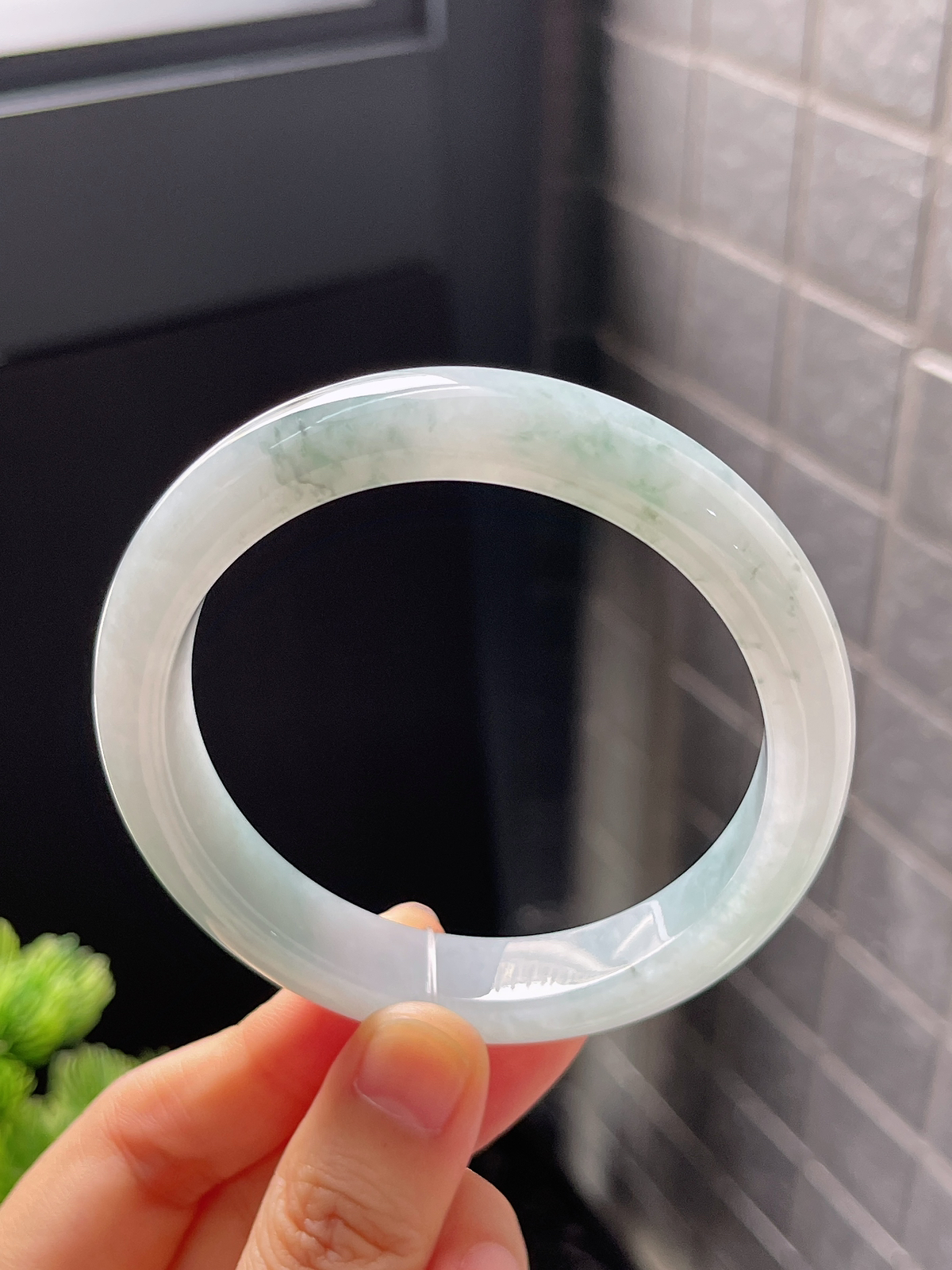 正圈57圈口，翡翠冰糯种飘花手镯