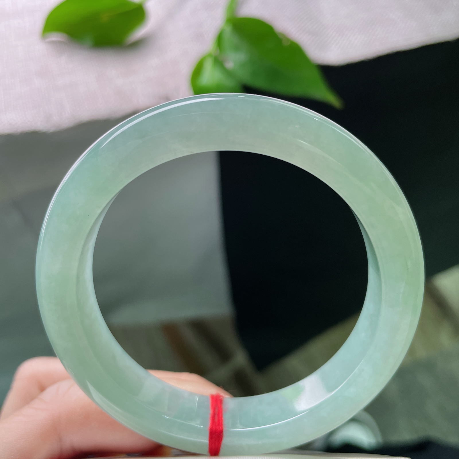 56.1/11.9/8.9，葡萄肉正圈，种老，清甜不张扬，冰润透心凉，越戴越水灵..