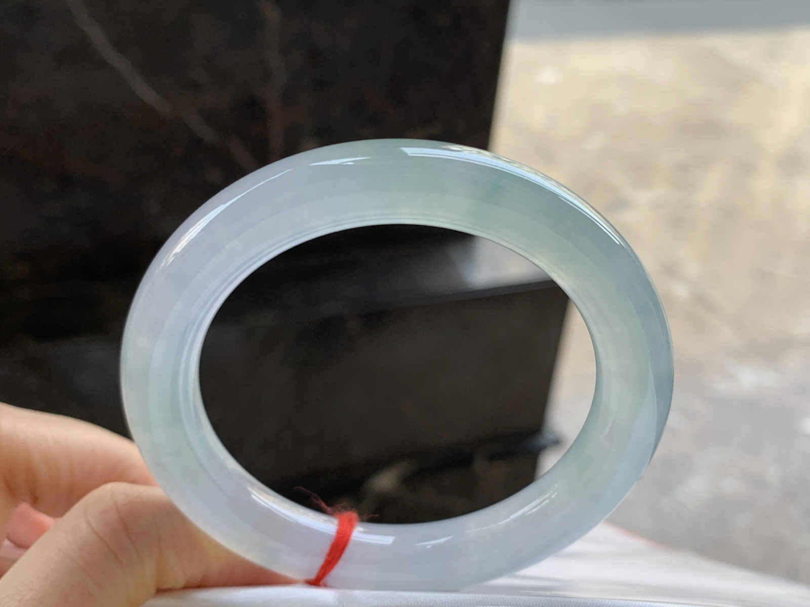 56.5-10.3

冰种圆条手镯^_^透亮