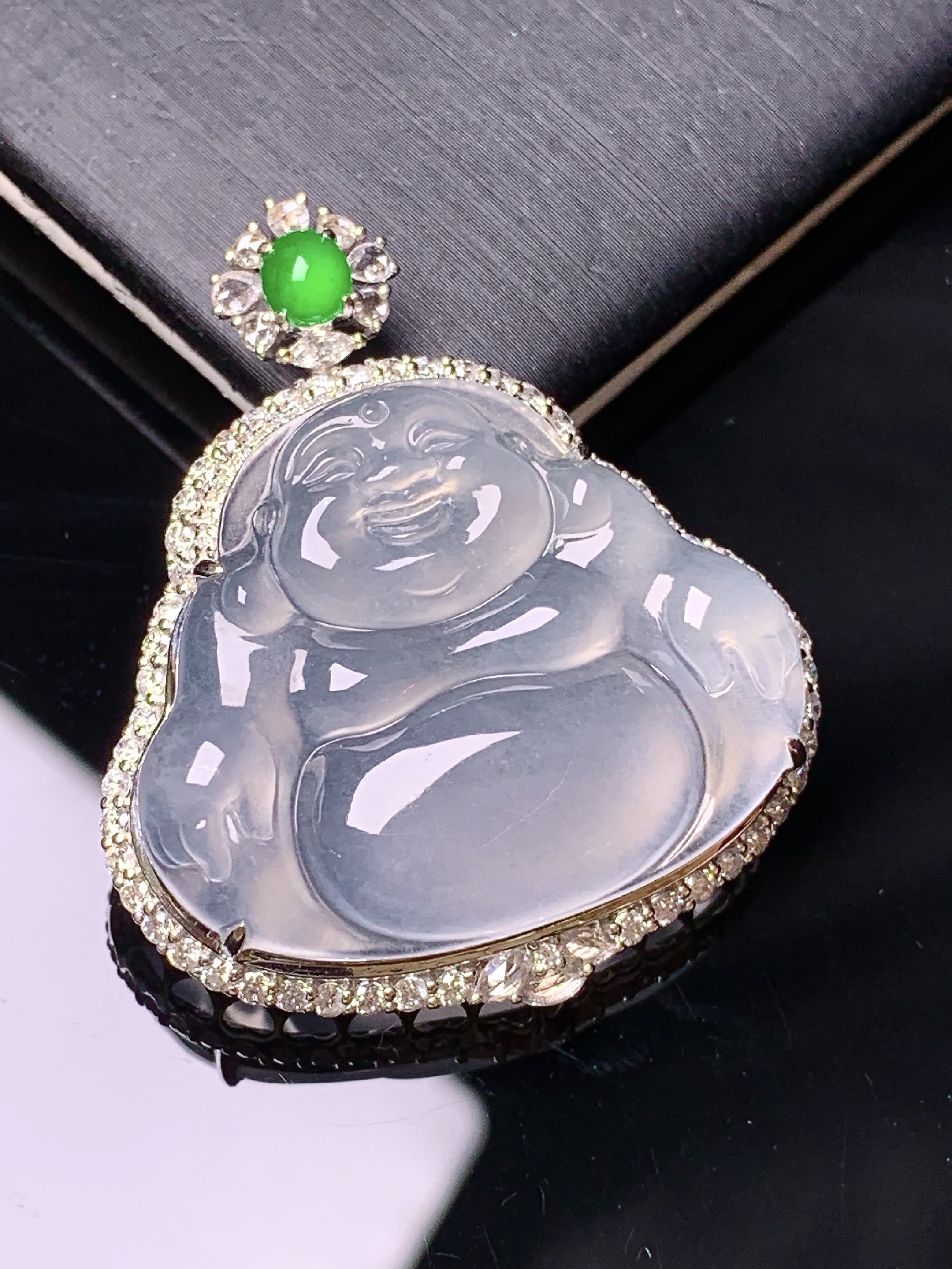 18k金钻镶嵌冰种佛公吊坠 玉质细腻 色泽艳丽清新 水润亮眼 整体尺寸36*31.3*9.5m3