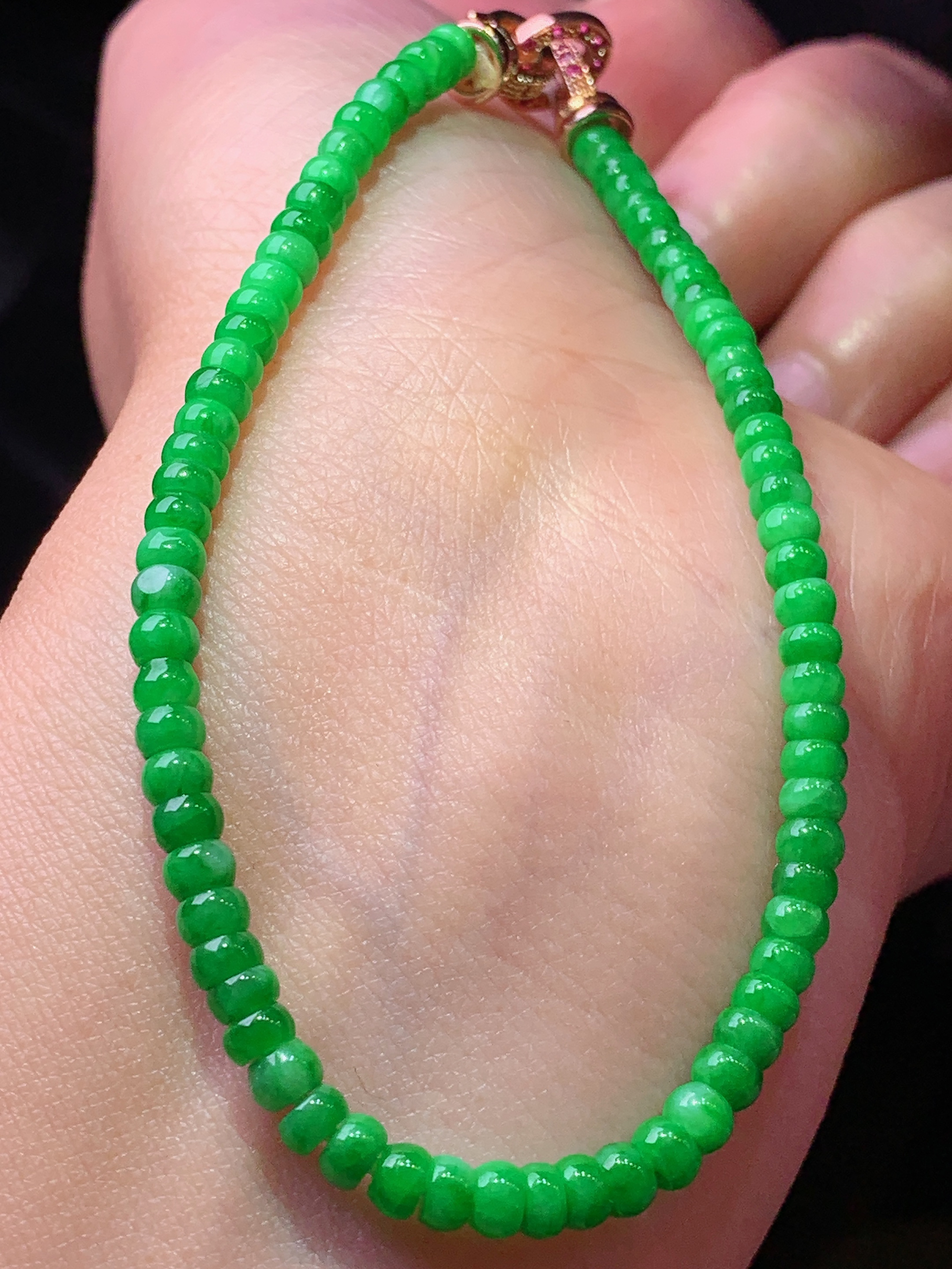 满绿算盘珠吊坠 玉质细腻 色泽艳丽清新 水润亮眼 整体尺寸3.8*2.3h3