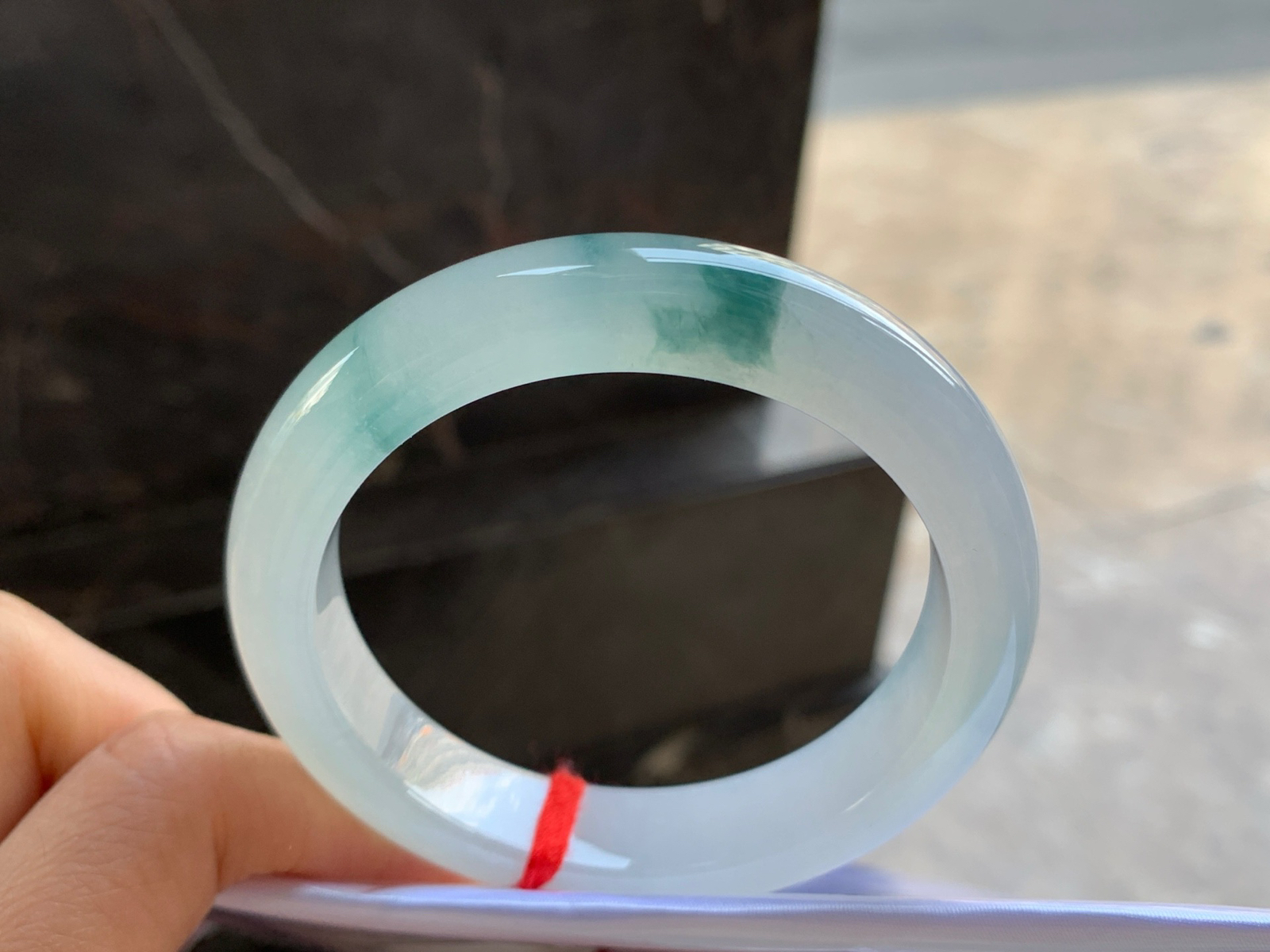 56.5-13-9.1

冰蓝花手镯^_^清新细腻