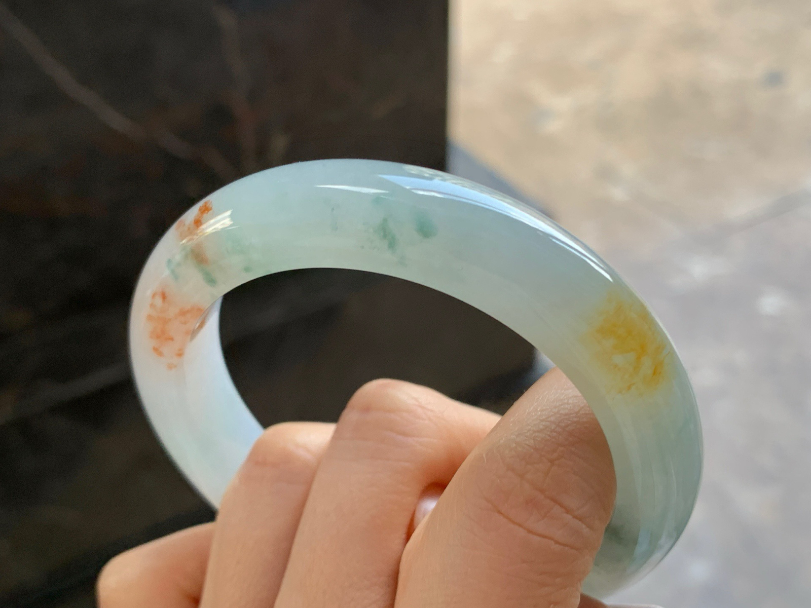 56.5-12.4-9.5

撒金手镯^_^玉质温润 细腻清新