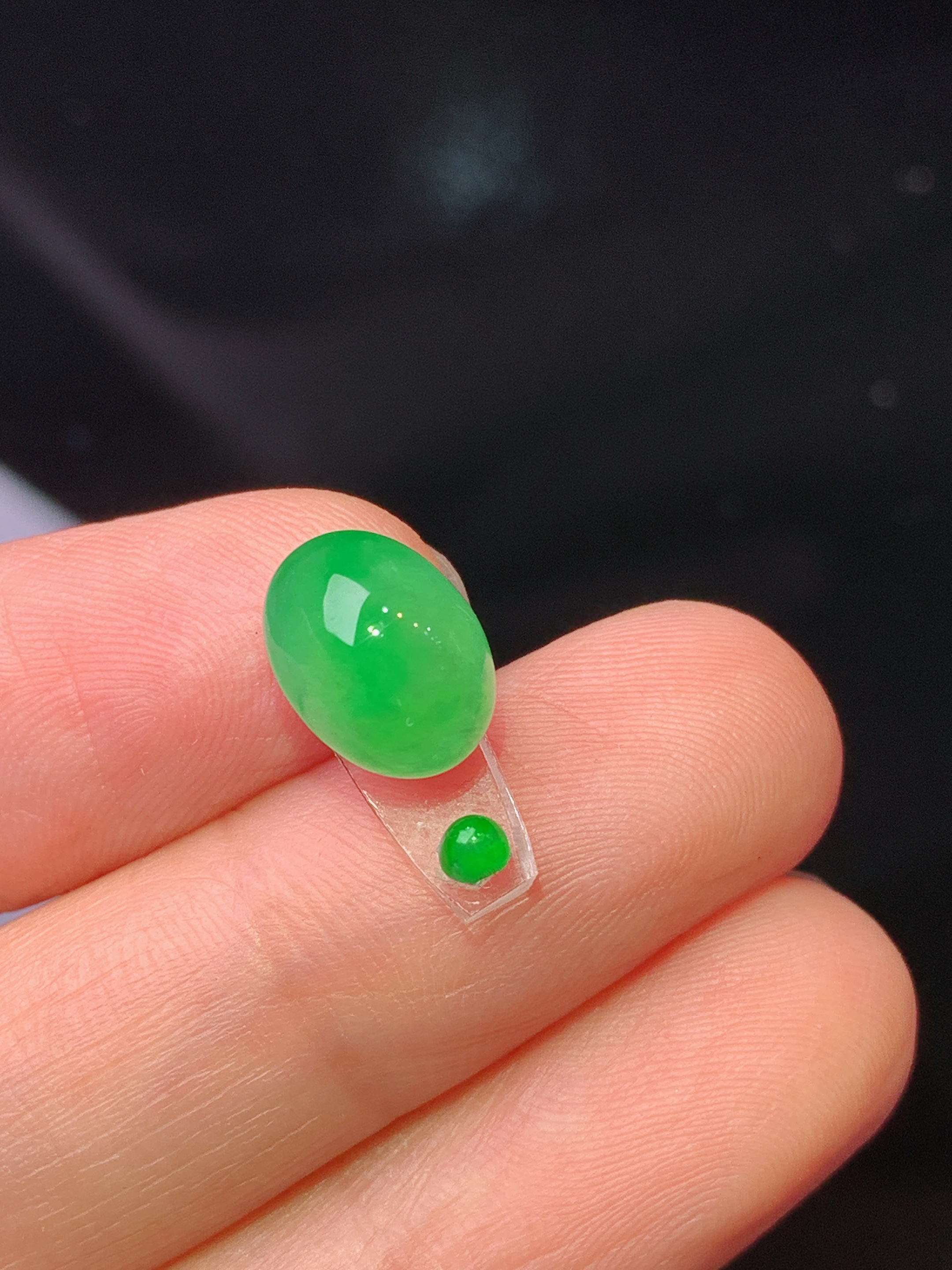 镶嵌款 满绿蛋面吊坠 玉质细腻 色泽艳丽清新 水润亮眼 整体尺寸10*7.6*5.5*2x
