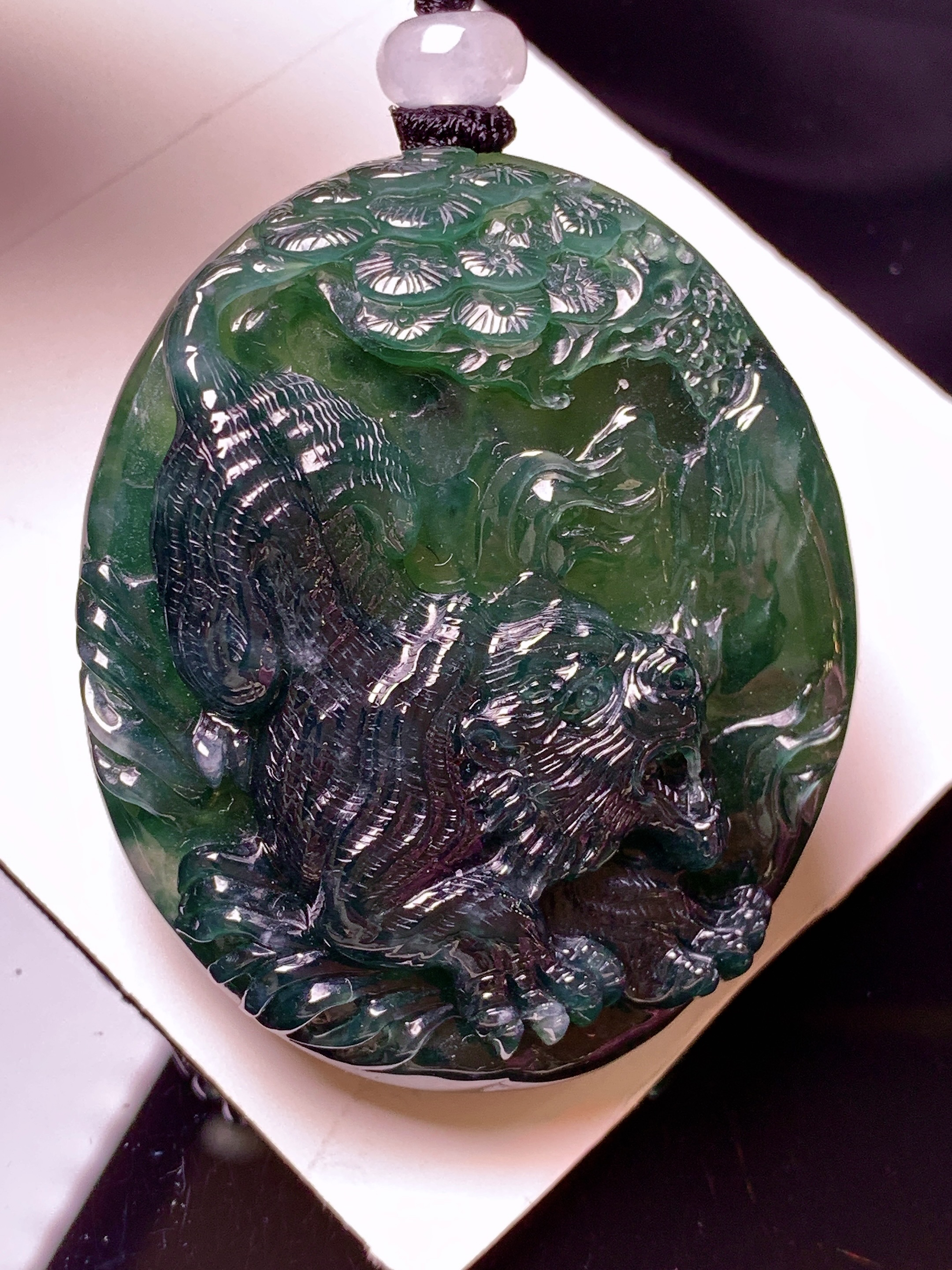 墨绿貔貅吊坠 玉质细腻 色泽艳丽清新 水润亮眼 整体尺寸50*42.3*10.6L1