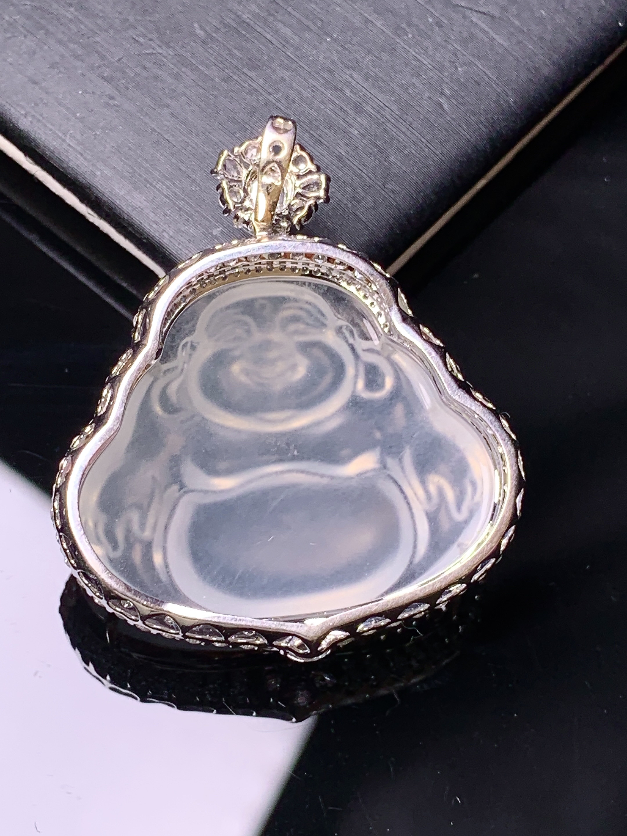 18k金钻镶嵌冰种佛公吊坠 玉质细腻 色泽艳丽清新 水润亮眼 整体尺寸36*31.3*9.5m3