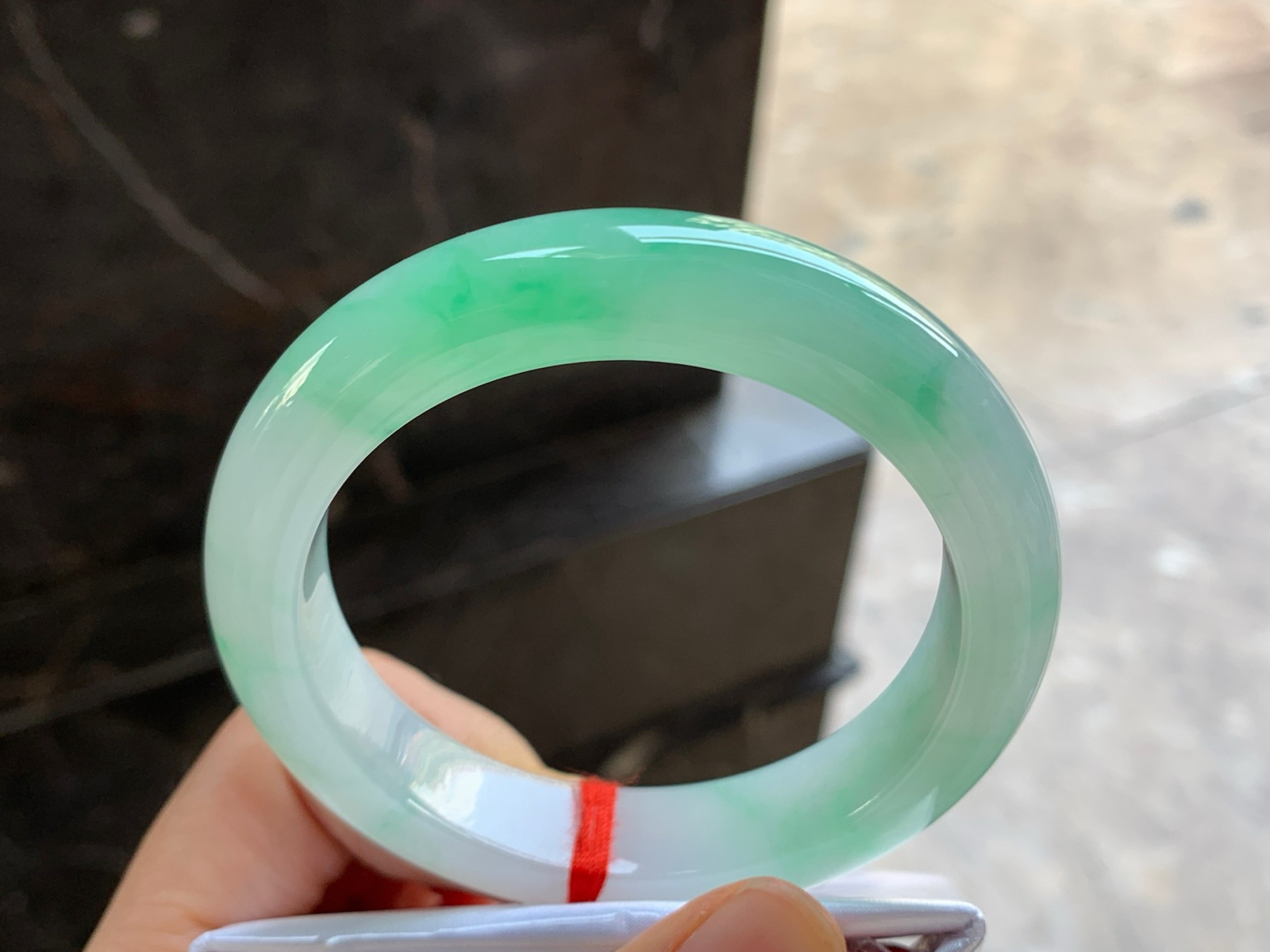 56-12.4-9.5

飘绿手镯^_^色阳