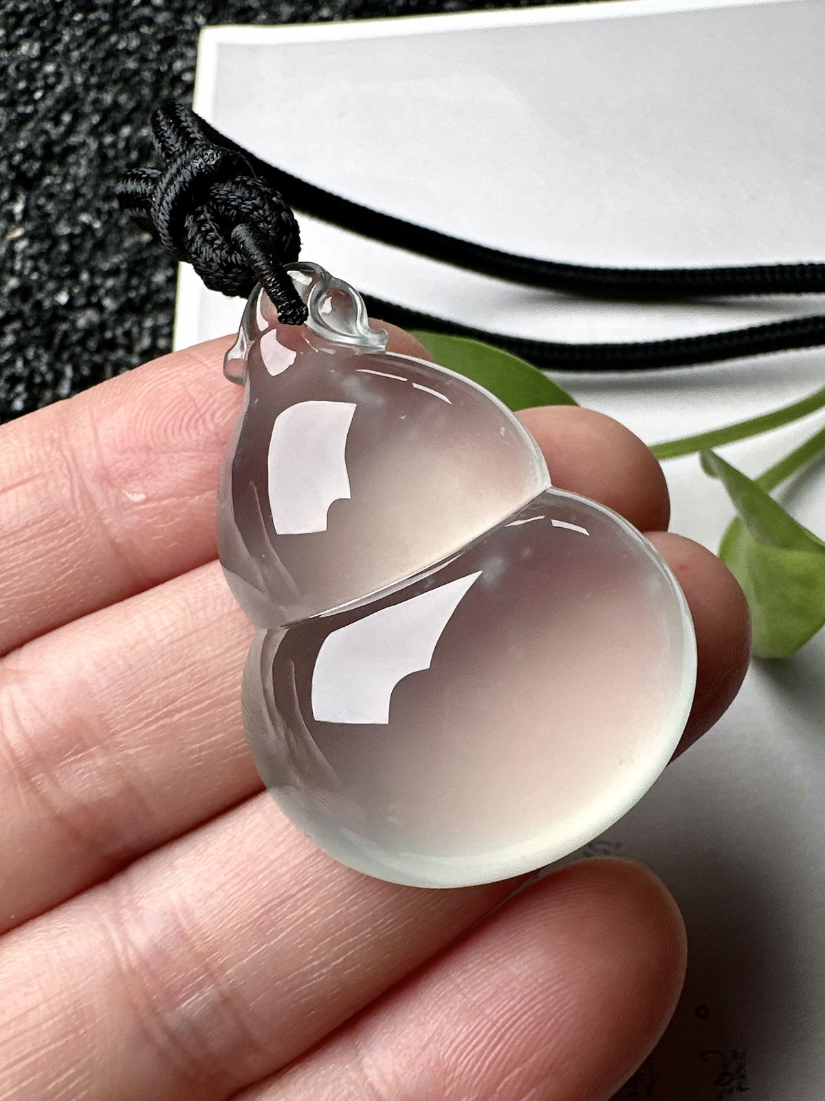 【玻璃种大葫芦吊坠】巨无霸尺寸，质地细腻清爽，荧光感强烈，荧光感强烈，收藏品质