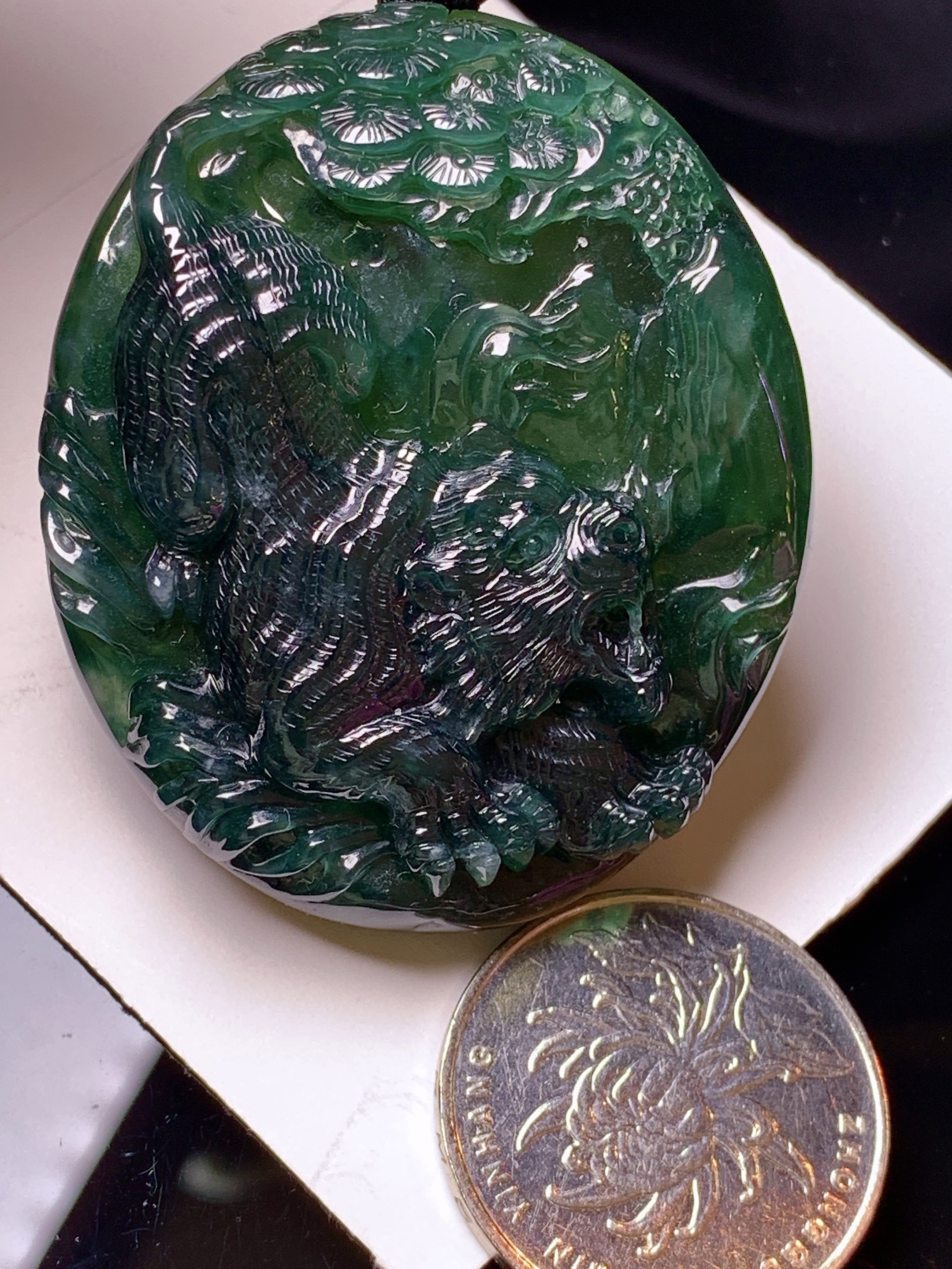 墨绿貔貅吊坠 玉质细腻 色泽艳丽清新 水润亮眼 整体尺寸50*42.3*10.6L1