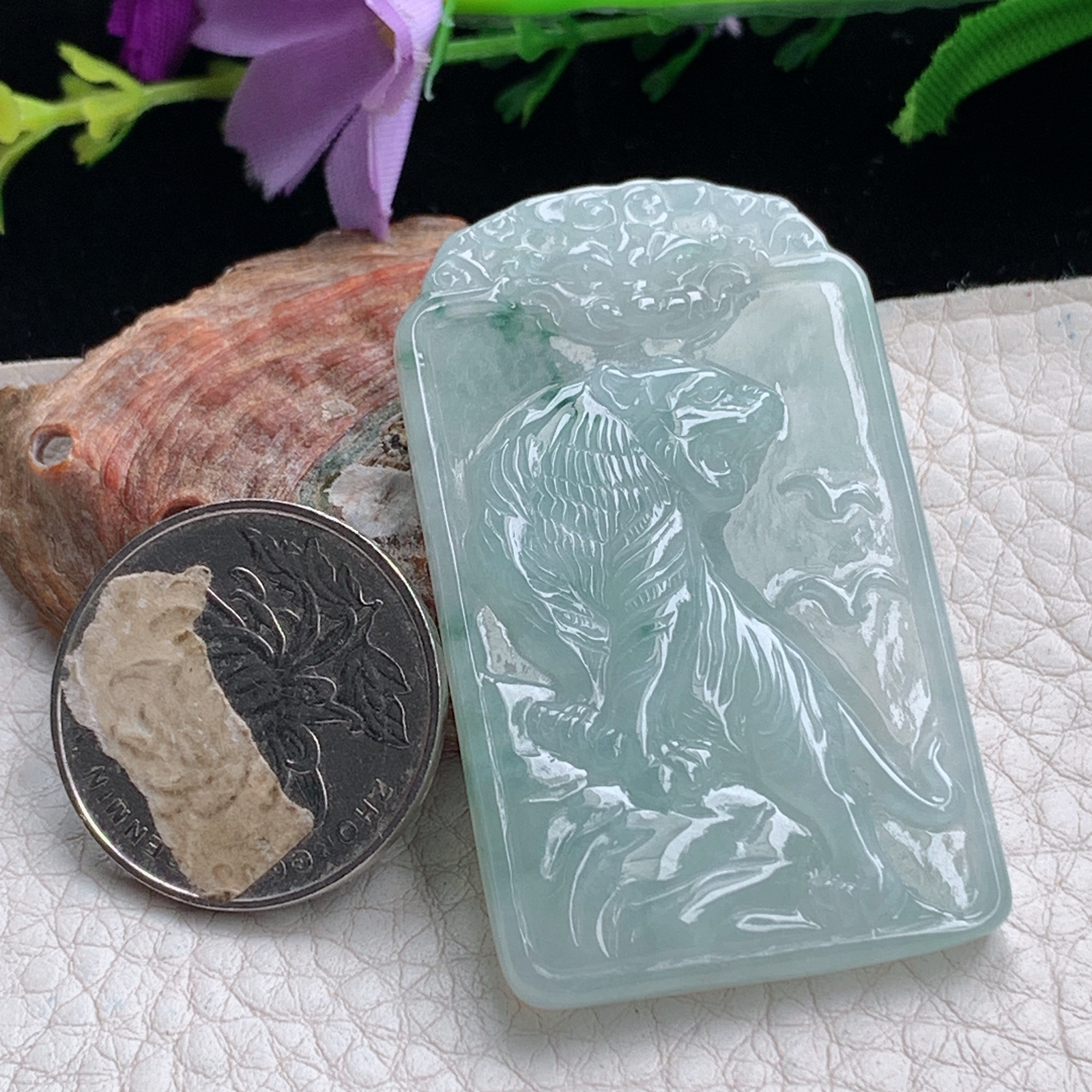 kh实拍51*30.6*5.5天然缅甸翡翠冰透飘花生肖老虎吊坠 上山虎