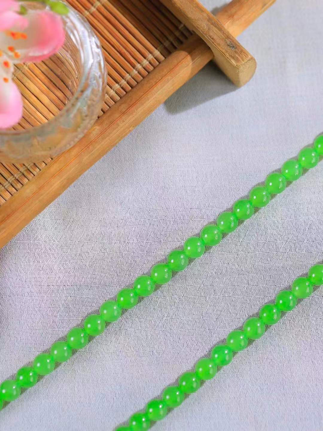 【珠圆玉润.项链】

精品和田玉碧玉珠圆玉润项链，暖黄如蜜，象征“金玉满堂”的富贵与温润谦和的品性；项链承载断除百八烦恼的祈愿，亦合四时流转之圆满，腕间颈间皆藏着人们对平安顺遂、福泽绵长的温柔期许。
重25.6克  尺寸取一4.9mm  4540599A