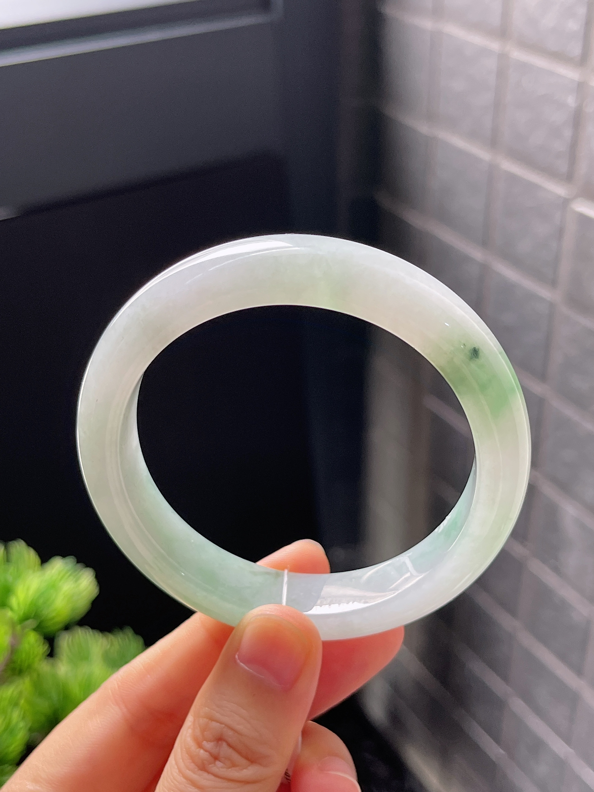 正圈54圈口，翡翠冰糯种飘花手镯