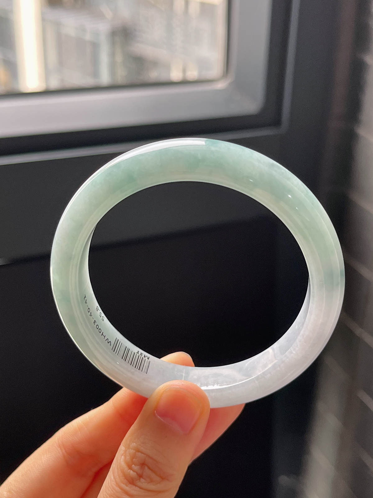 正圈55.8圈口，翡翠糯化种浅蓝色手镯