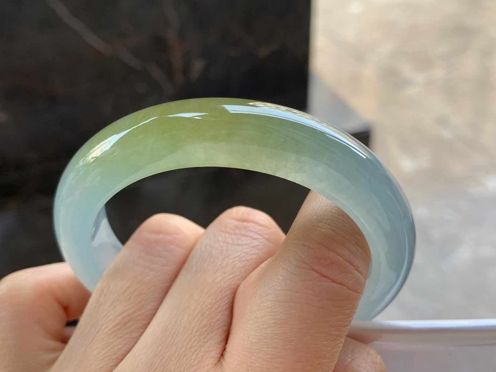 56-12.7-9

冰黄手镯^_^透亮