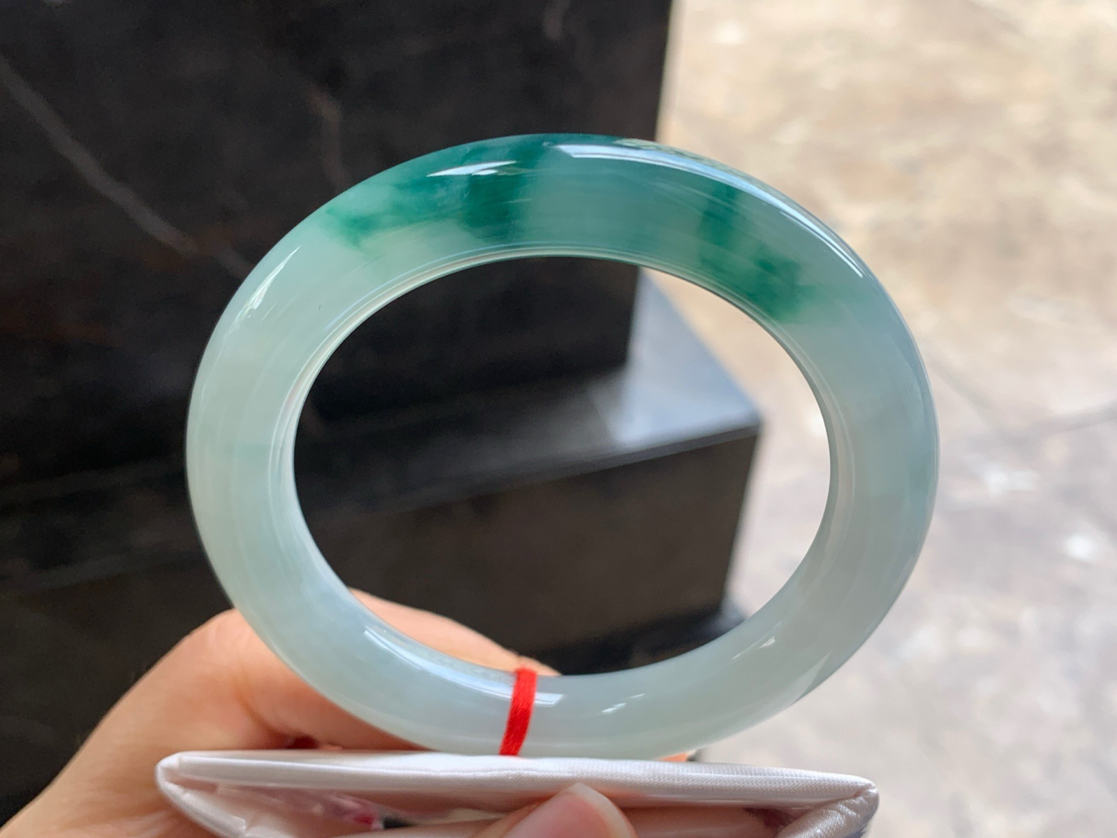 55.5-10.8

蓝花圆条手镯^_^飘花浓郁