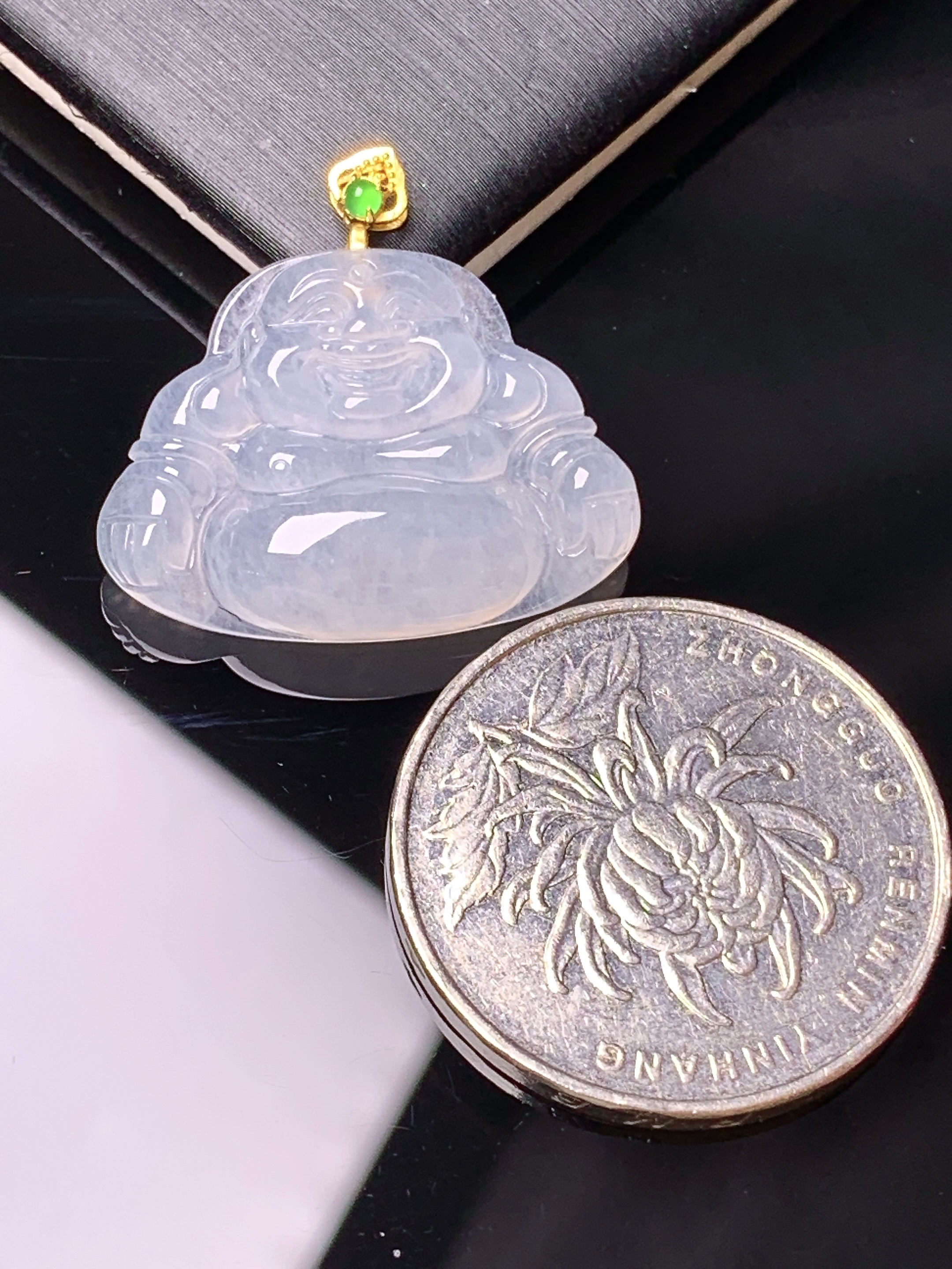 18k金镶嵌冰种佛公吊坠 玉质细腻 色泽艳丽清新 水润亮眼 整体尺寸23.3*24.8*5.5c1