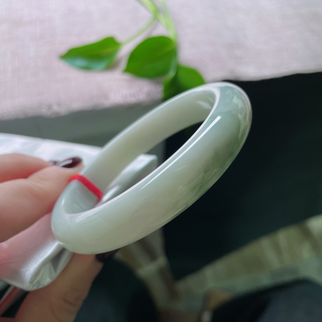 56.6/11.7/7.7飘花正圈，水润细腻，优雅大方，一抹飘花，清心，皮纹。ss49111a