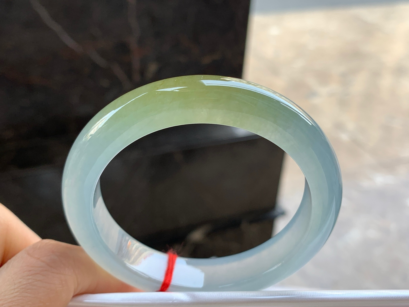 56-12.7-9

冰黄手镯^_^透亮