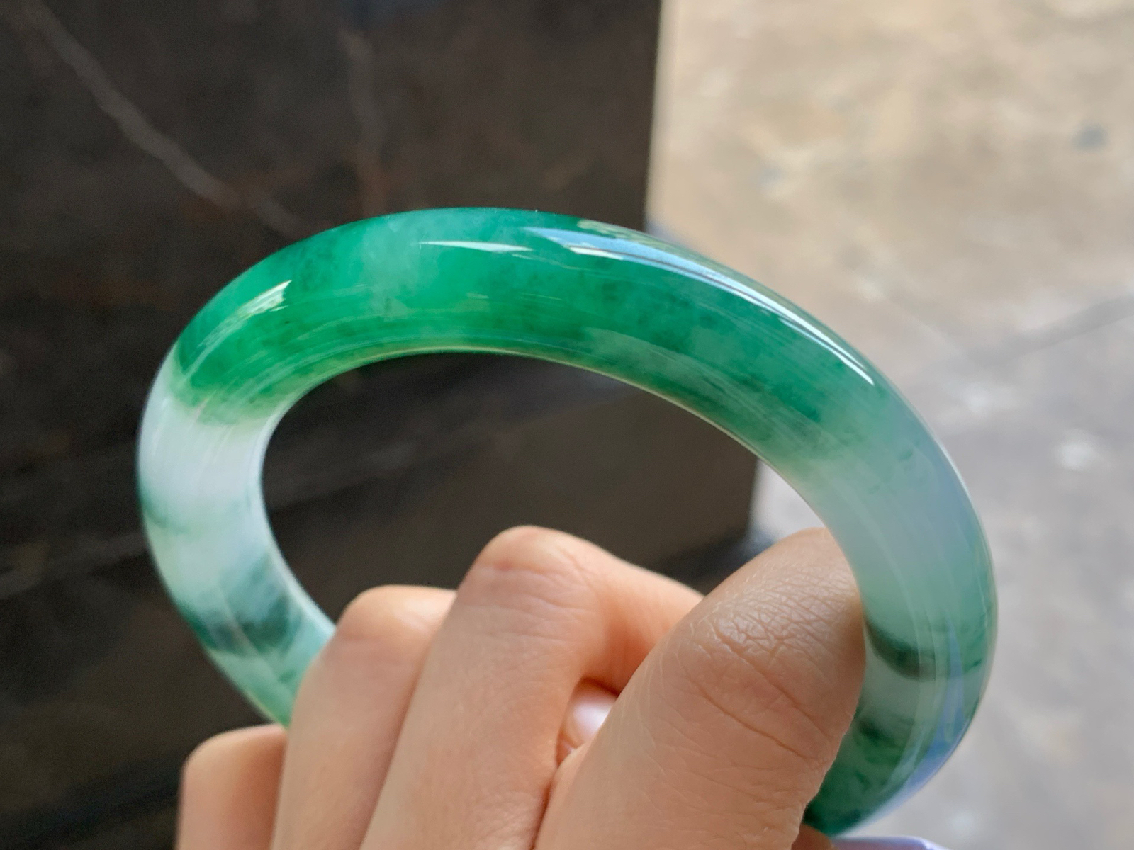 59-11.3

绿色圆条手镯^_^颜色鲜艳