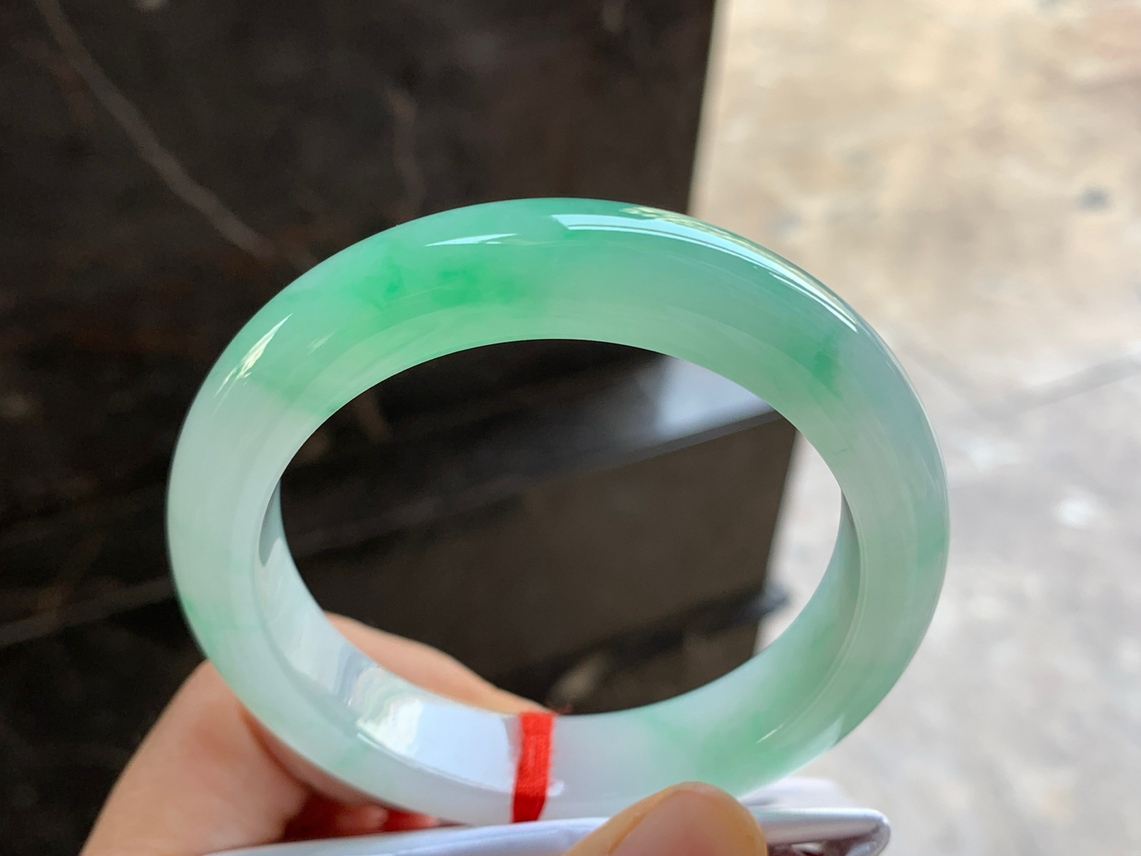 56-12.4-9.5

飘绿手镯^_^色阳