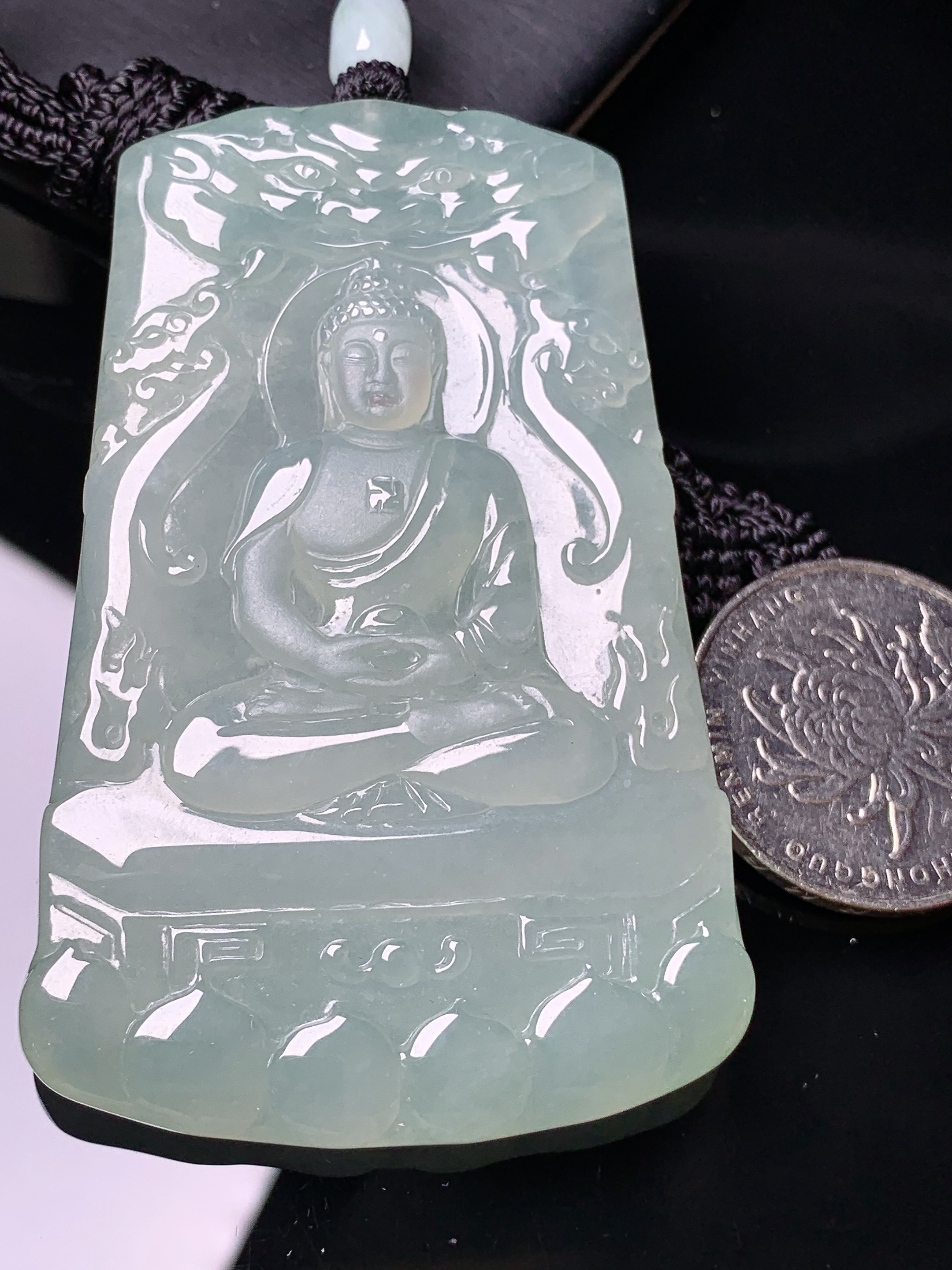 冰种大日如来佛祖吊坠 玉质细腻 色泽艳丽清新 水润亮眼 整体尺寸67.5*44.2*5.8L1