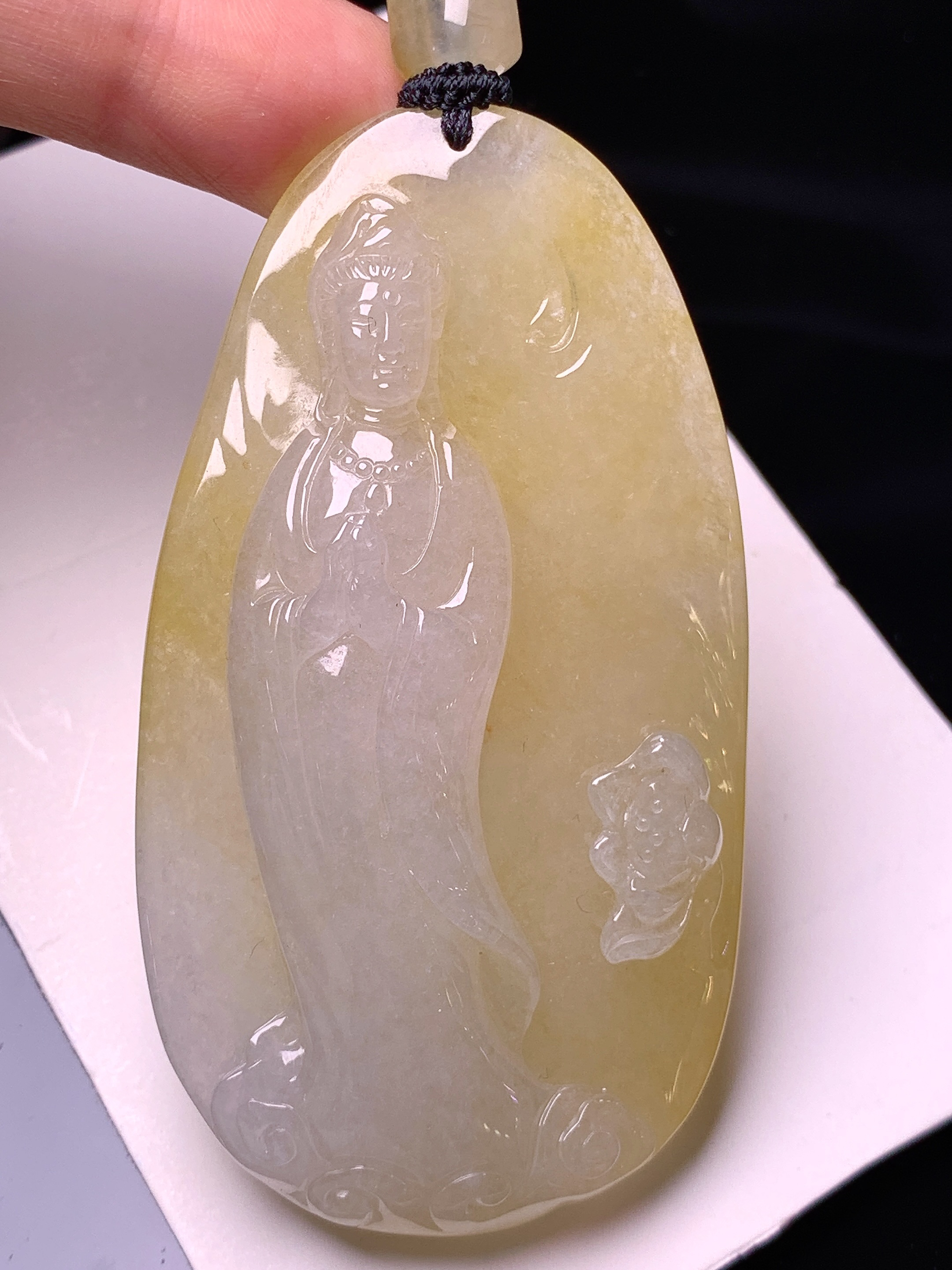 黄翡观音菩萨吊坠 玉质细腻 色泽艳丽清新 水润亮眼 整体尺寸70*39*10.2L1