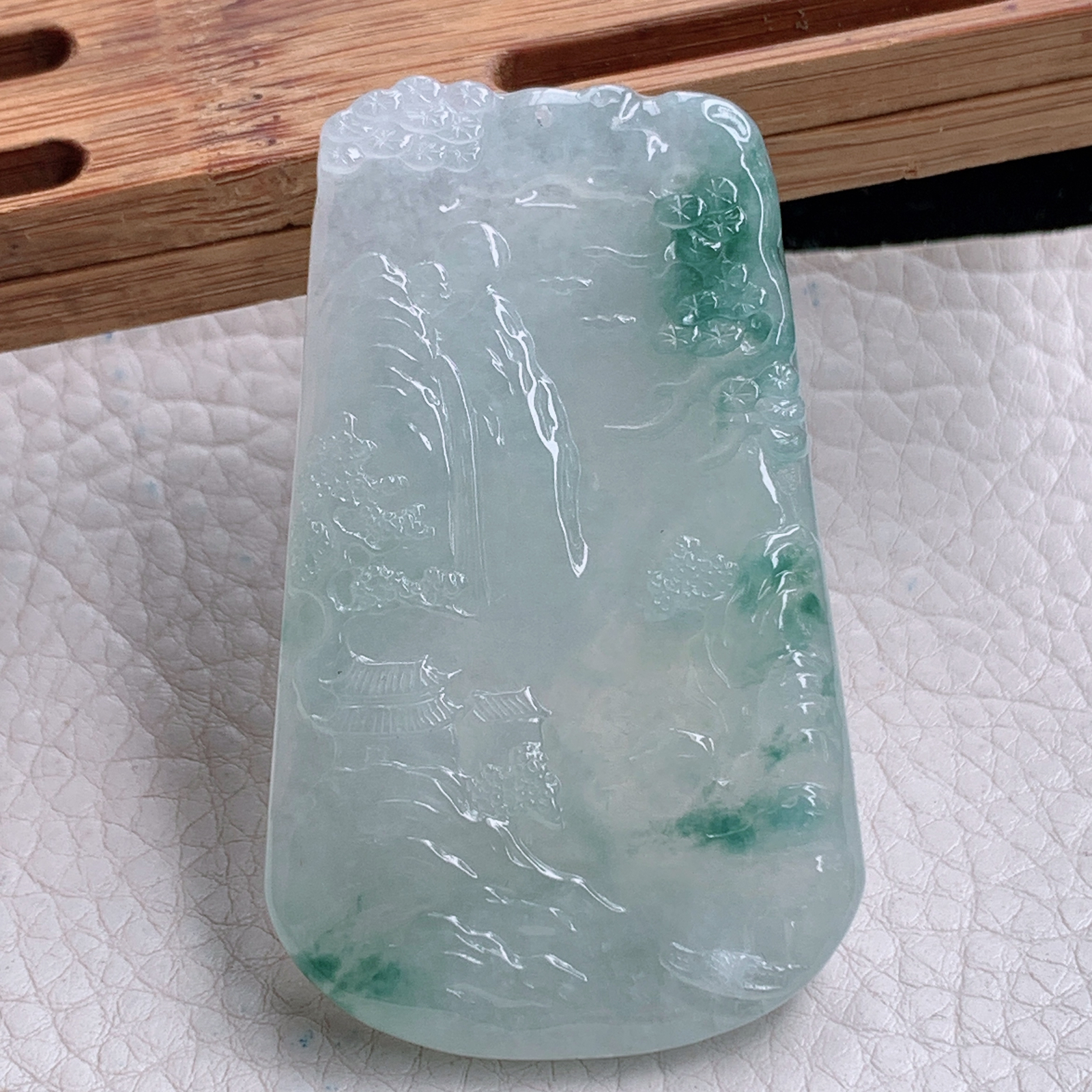 ktj实拍60*36.5*5.7天然缅甸翡翠冰透飘花山水牌吊坠高山流水项坠