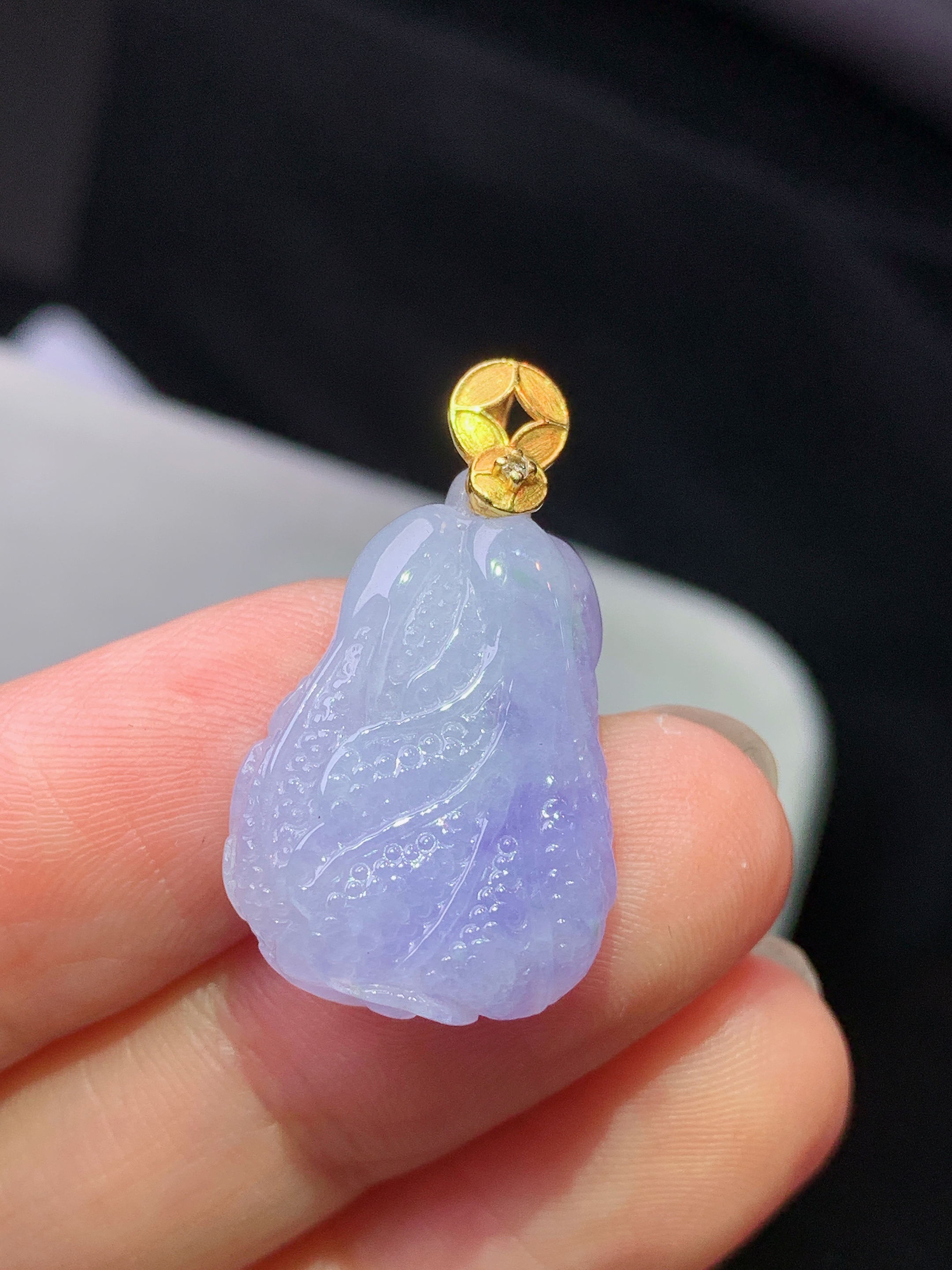 18k金镶嵌紫罗兰白菜吊坠 玉质细腻 色泽艳丽清新 水润亮眼 整体尺寸26.5*15.2*6.5b1